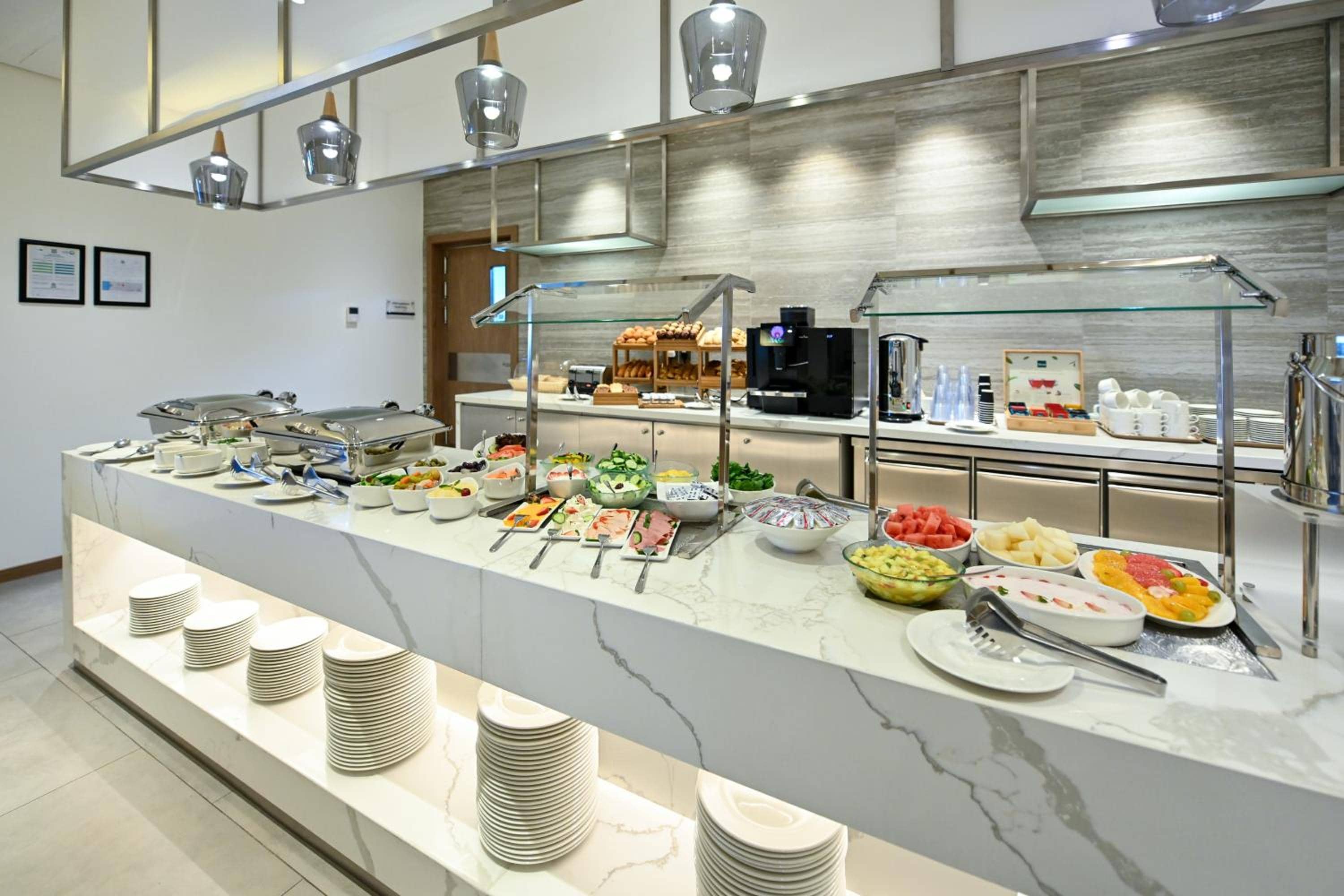 Comfort Hotel Jeddah King Road — 2