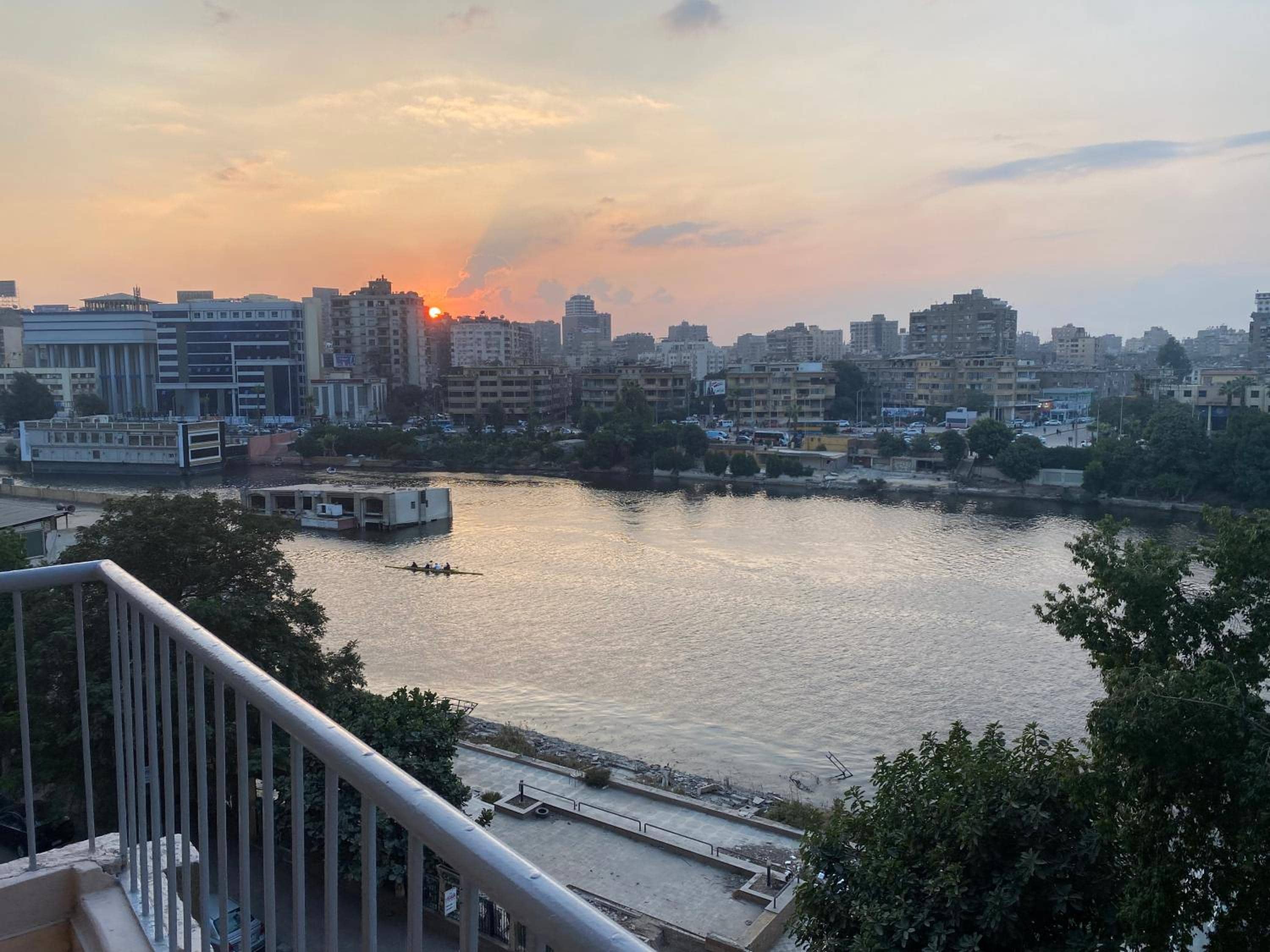 Nile View Apartment - Sleeps 4 & Balcony
