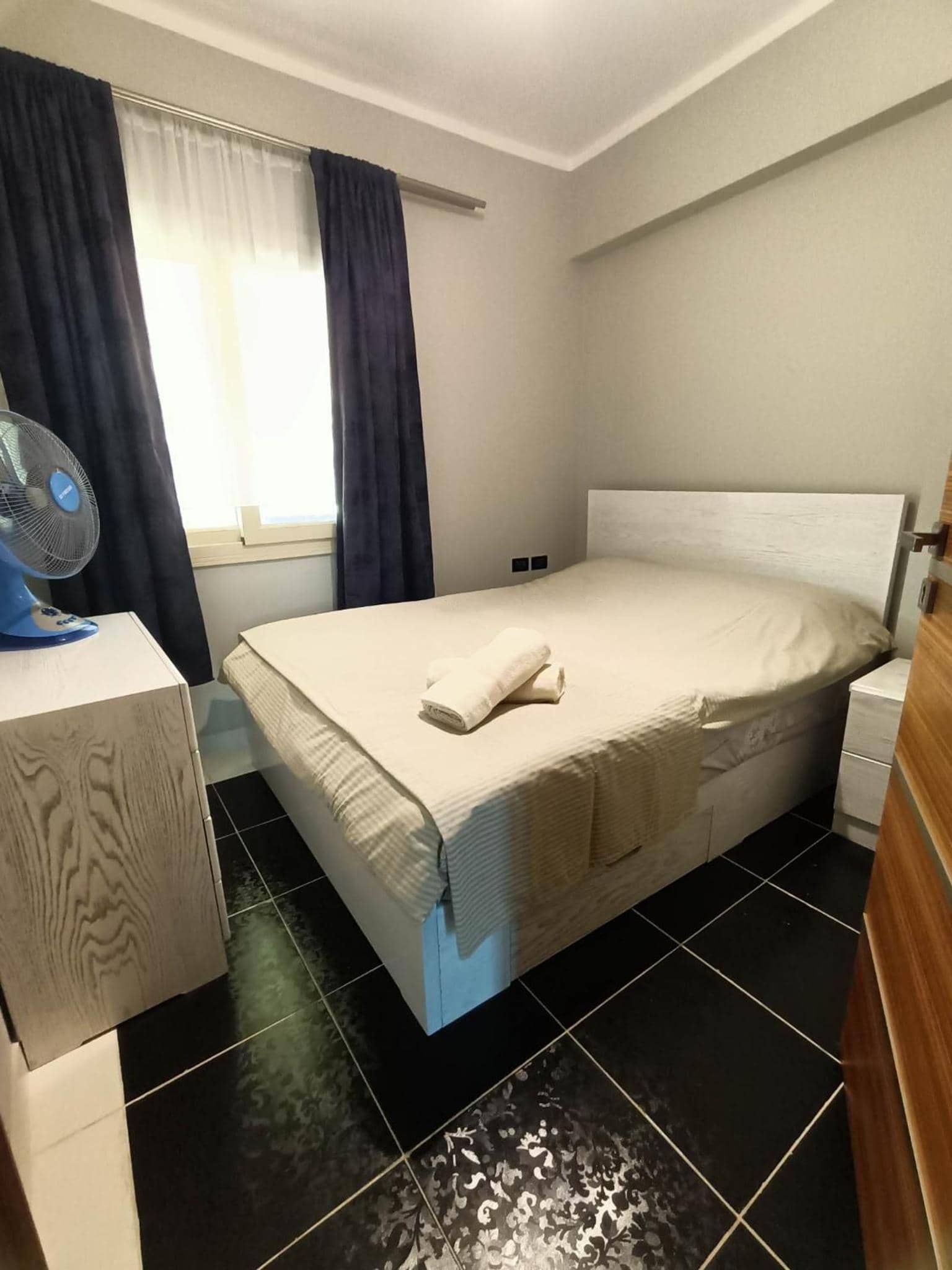 Tony's Privy Beds by Red Sea — 5