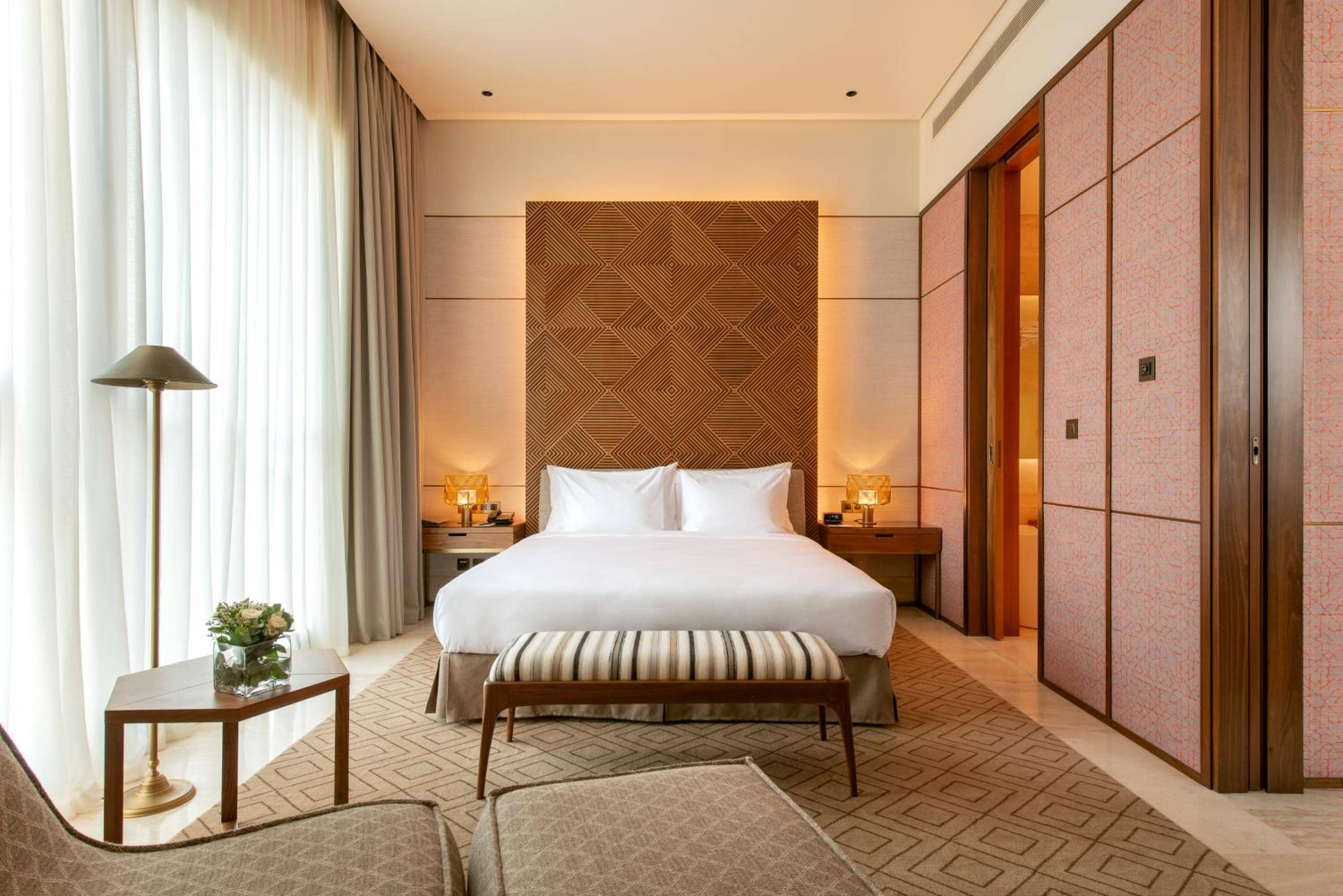 SHIRVAN Hotel City Yard Jeddah — 4