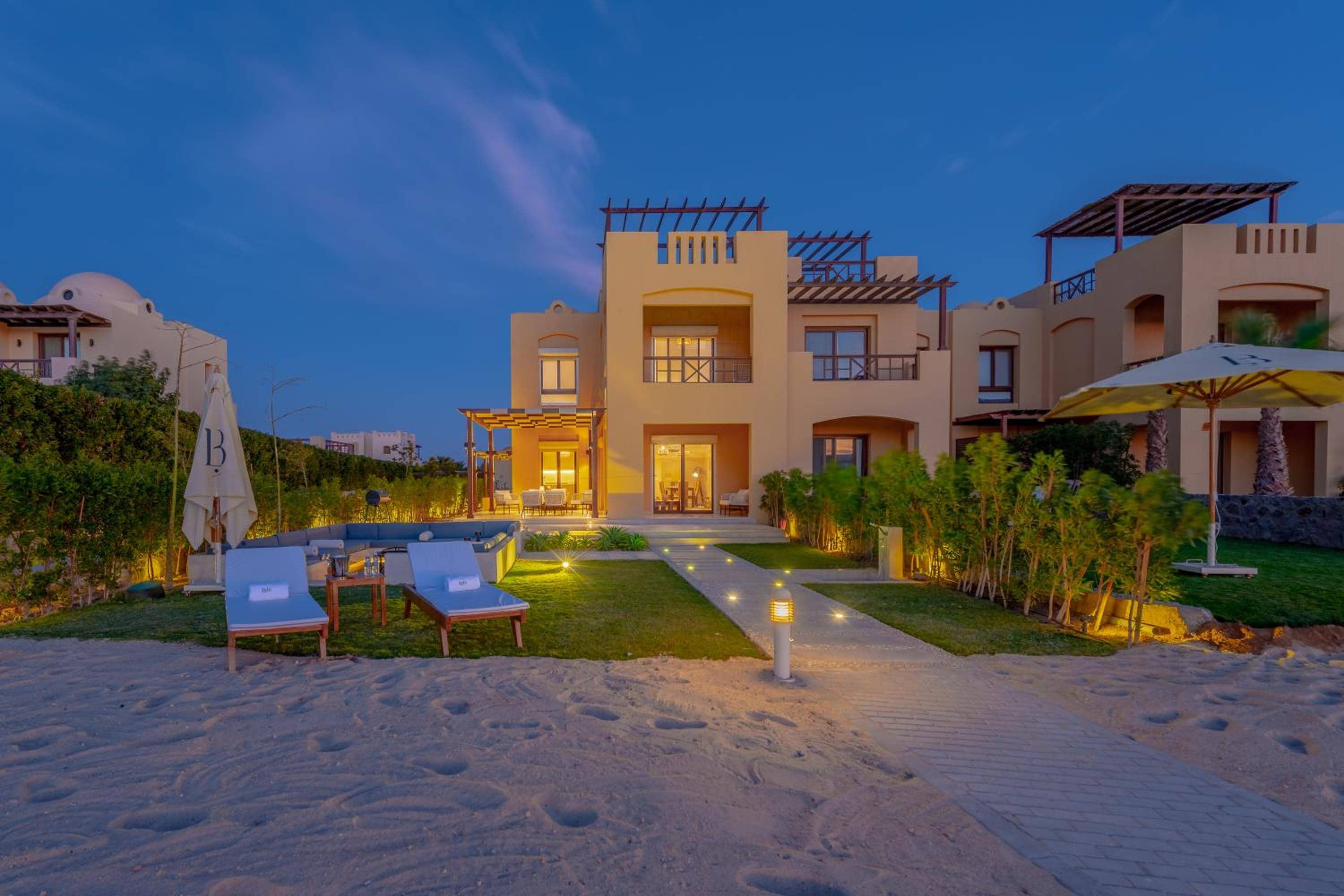 BYTK - La Casa Del Sol — 4