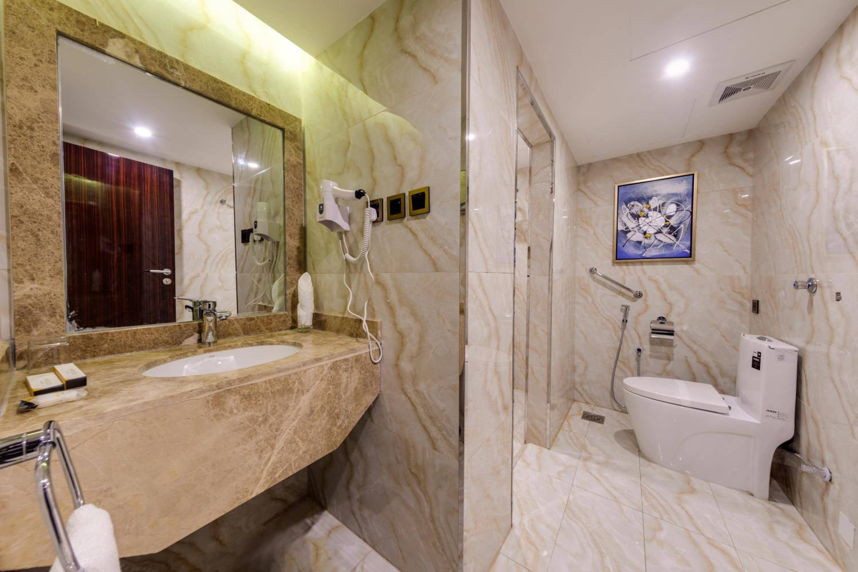 Al Ertiqaa Hotel — 3