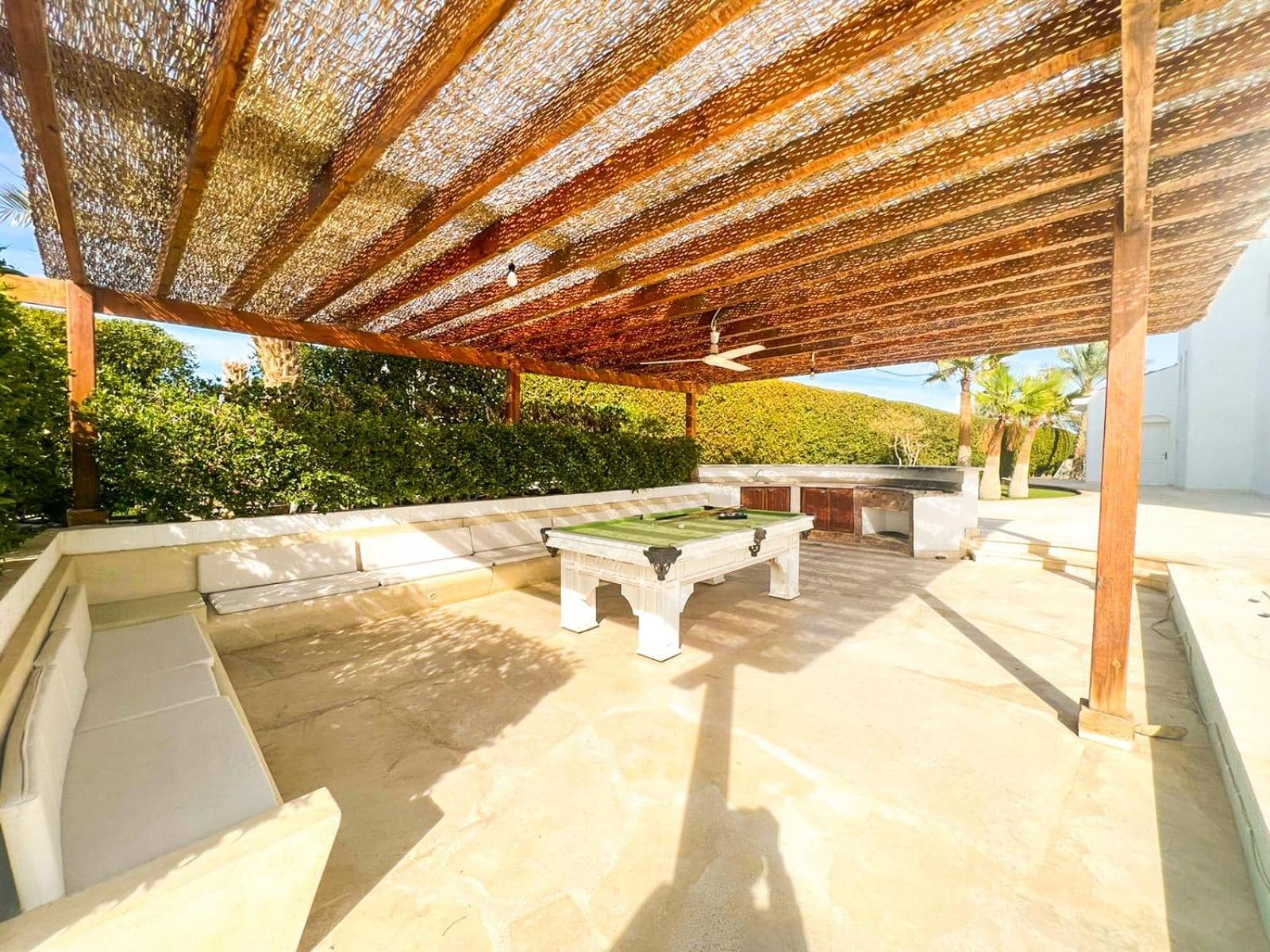 Luxury 4 bedroom villa with a heated pool — 2