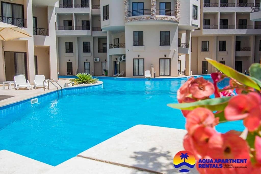 1 Bedroom Poolside Apartment B106 Aqua Tropical Resort — 3
