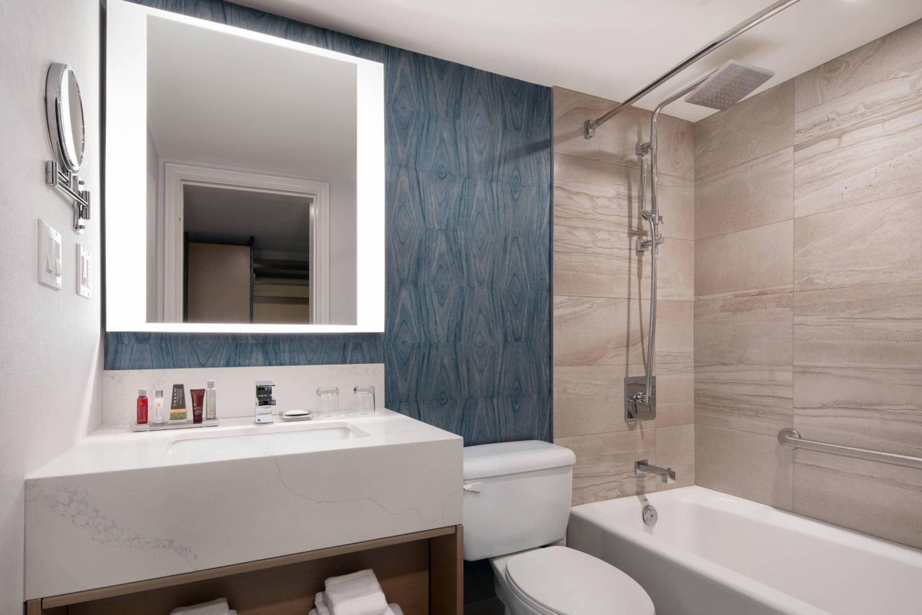 Vancouver Airport Marriott Hotel — 2