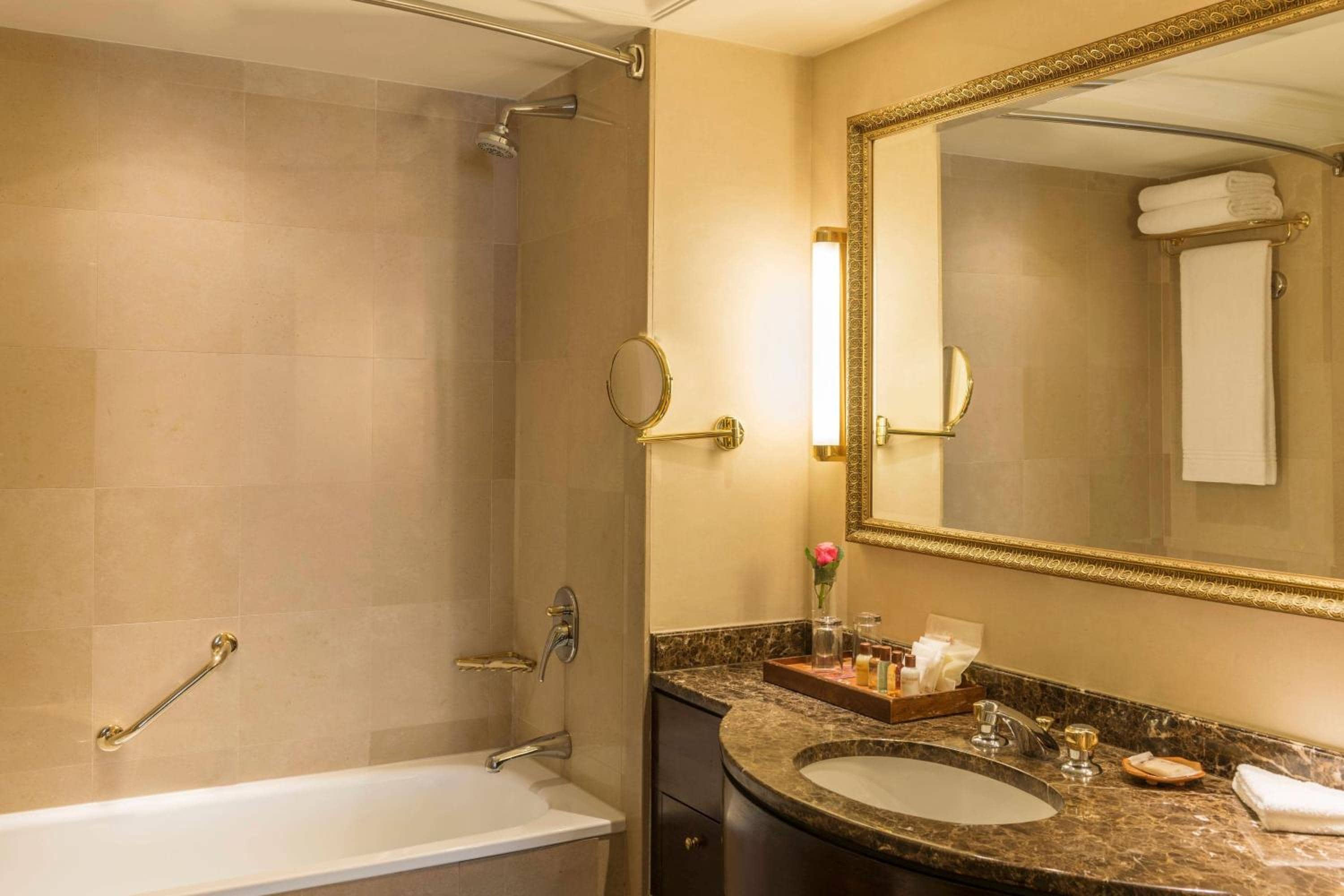 Sheraton Amman Al Nabil Hotel — 4