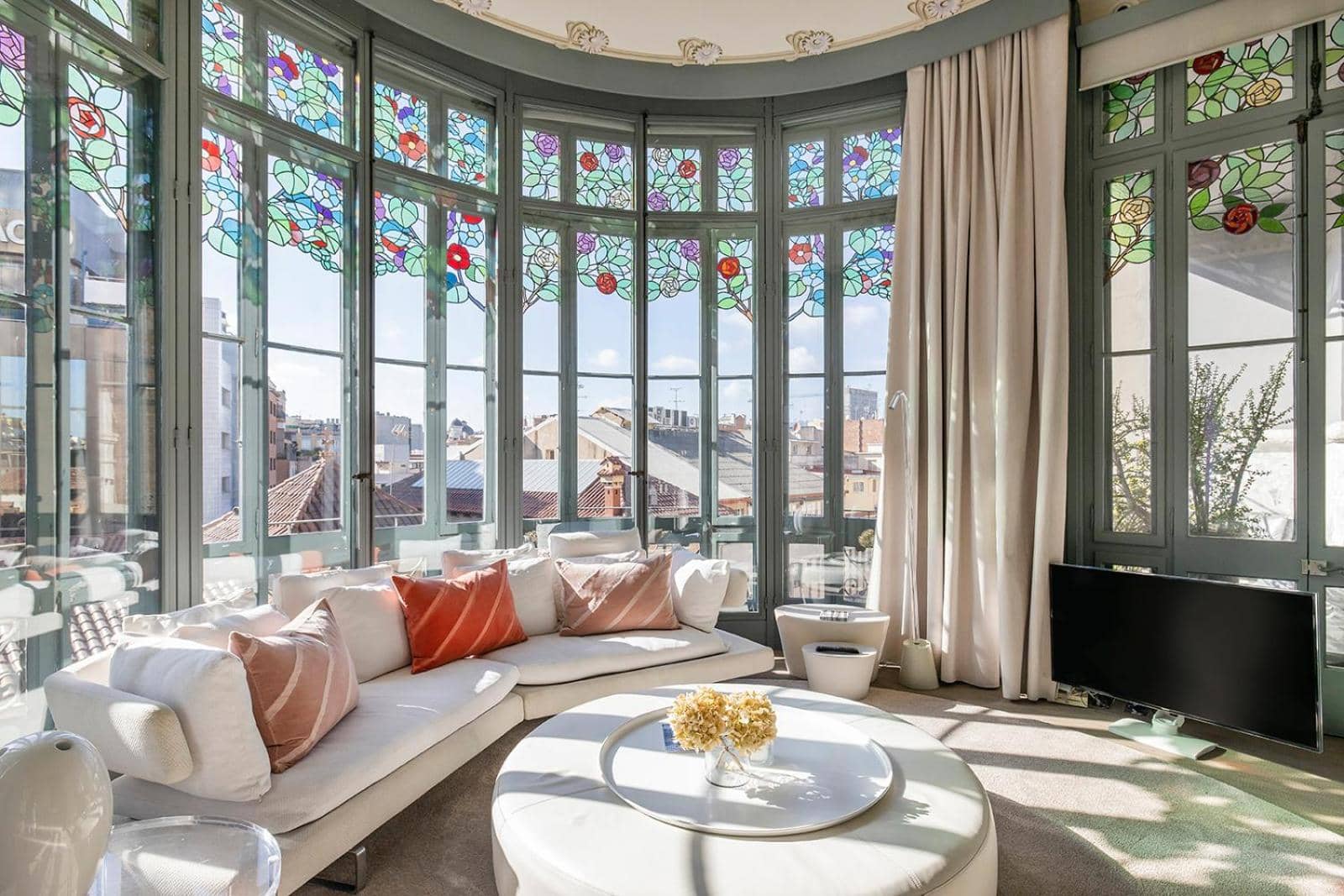 El Palauet Modernist Suites Barcelona — 4