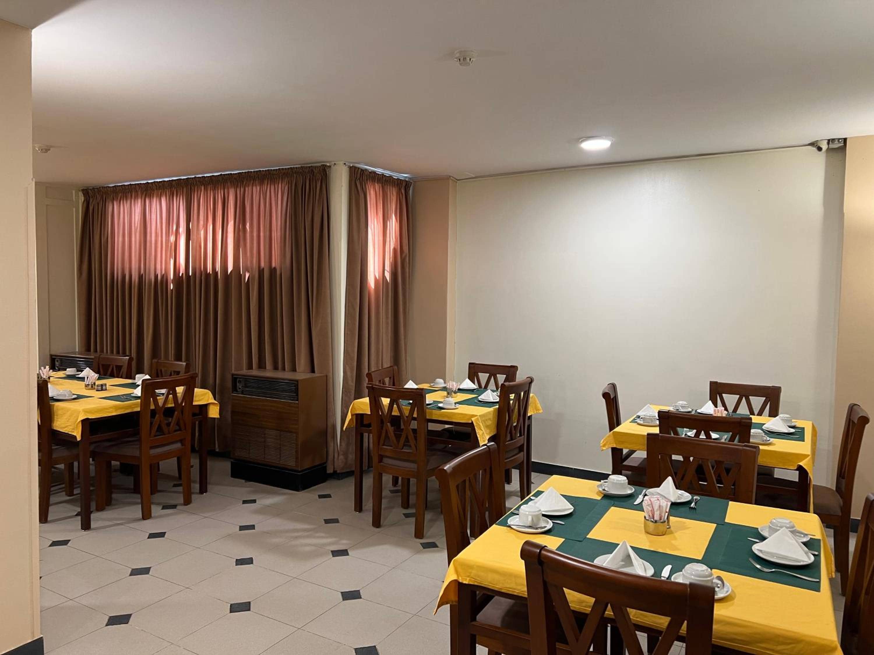 Anglo Hotel — 4