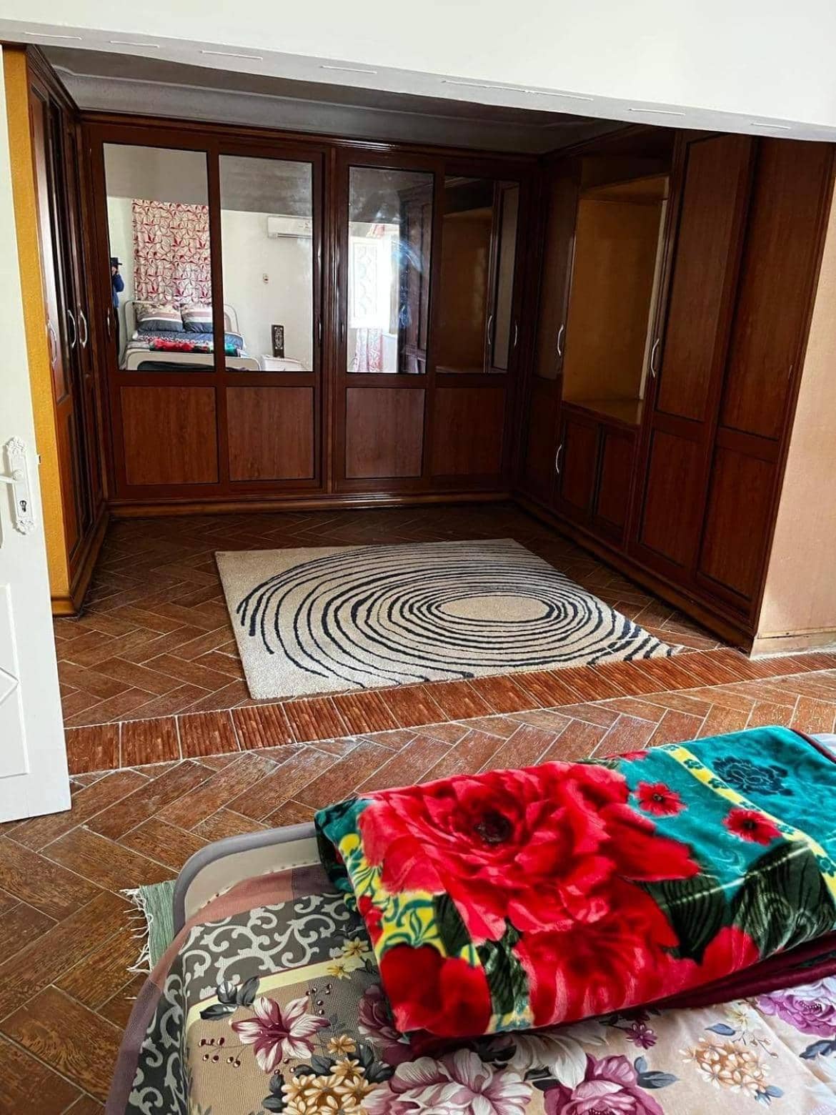 White Family Villa - Private Pool - AC - Very Big Garden - 5 bedrooms - 5- Min Walk to Beach — 4