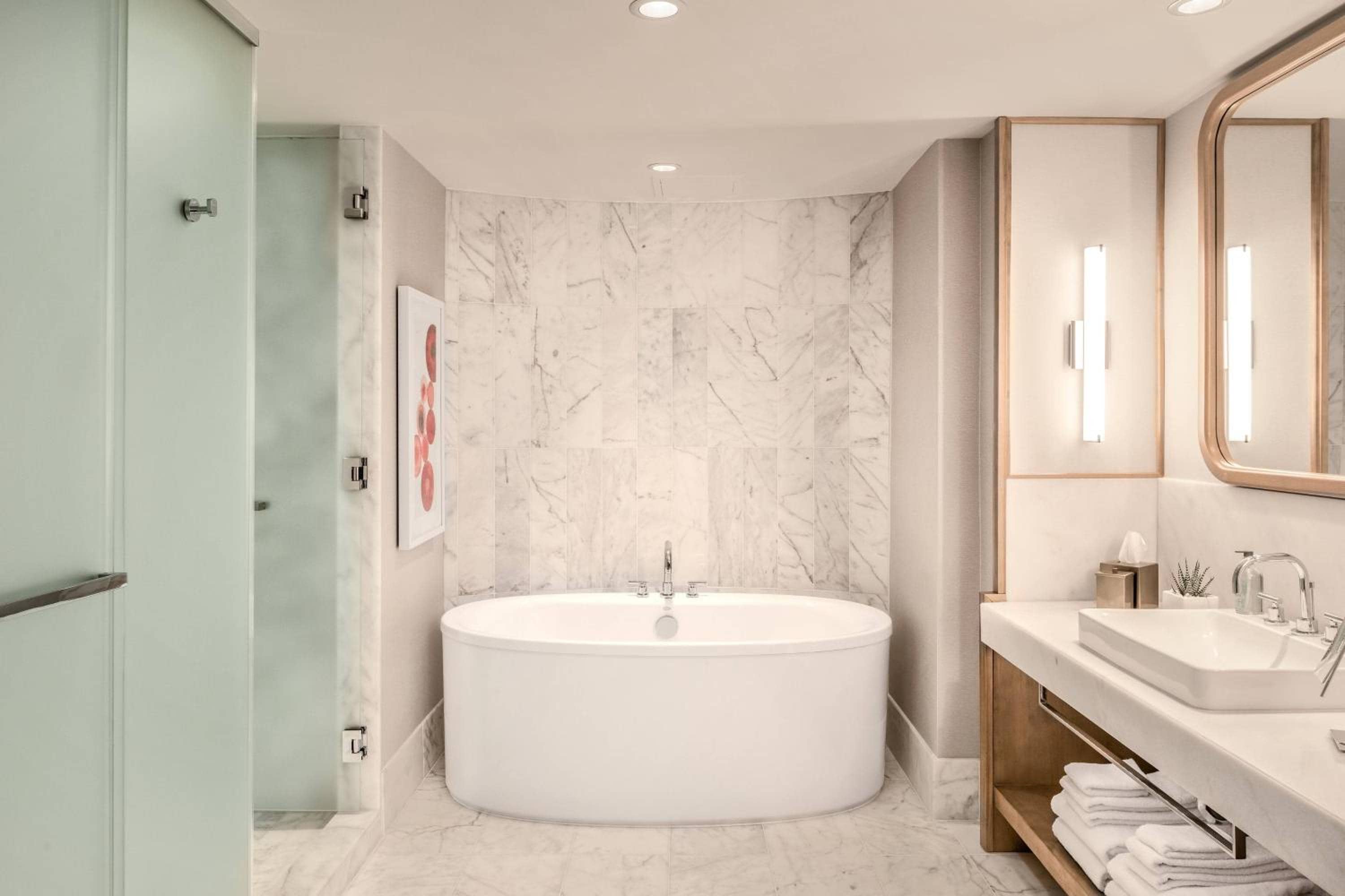 JW Marriott Parq Vancouver — 4