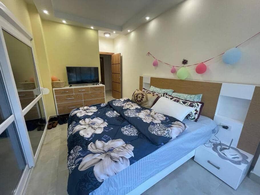 Beautiful 3-Bedroom Apartment on the Ground Floor with Personal Backyard Area and Terrace with Direct Pool Access and Pool View — 4
