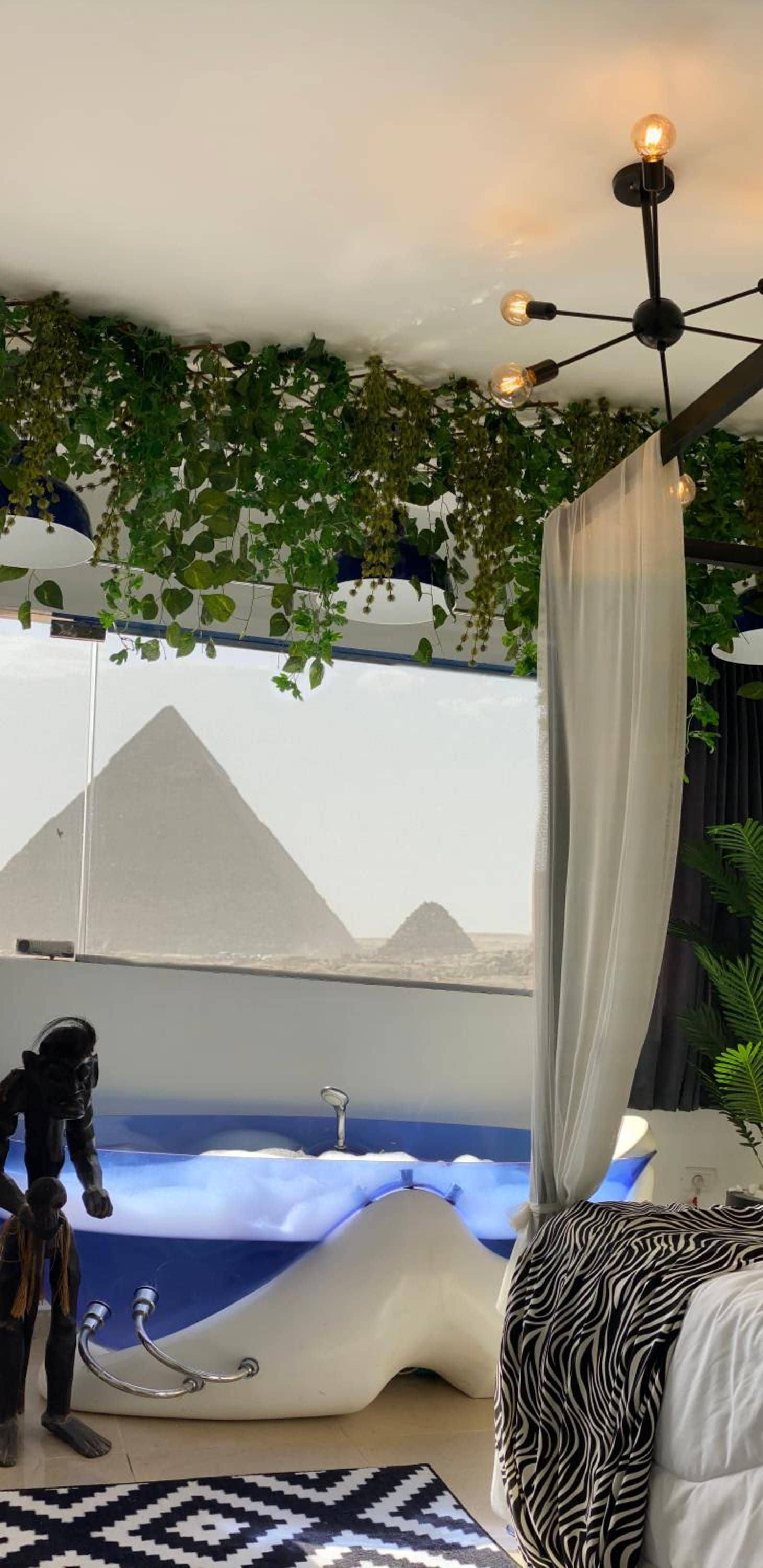 Jacuzzi pyramids view — 2