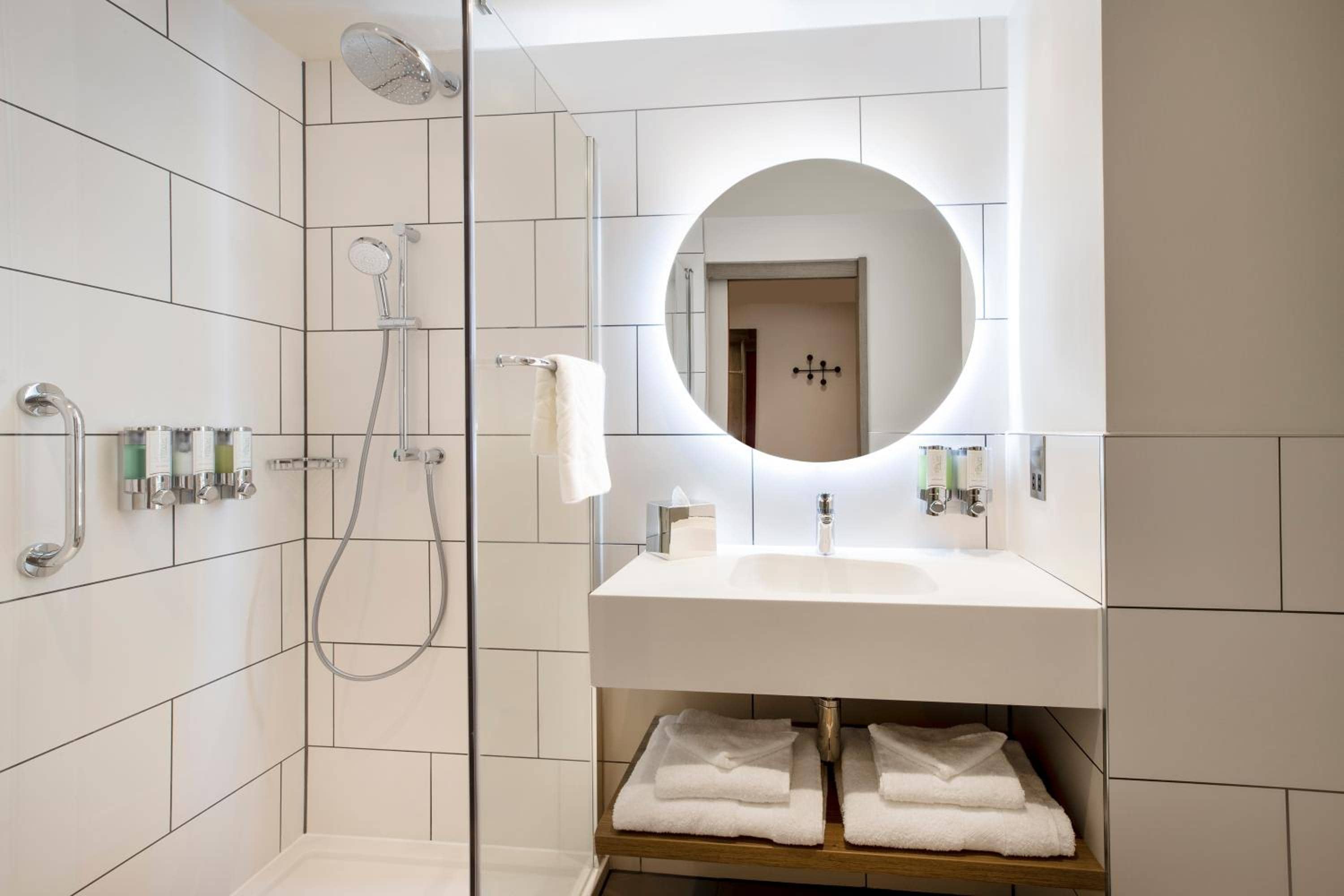 Hampton By Hilton London City — 4