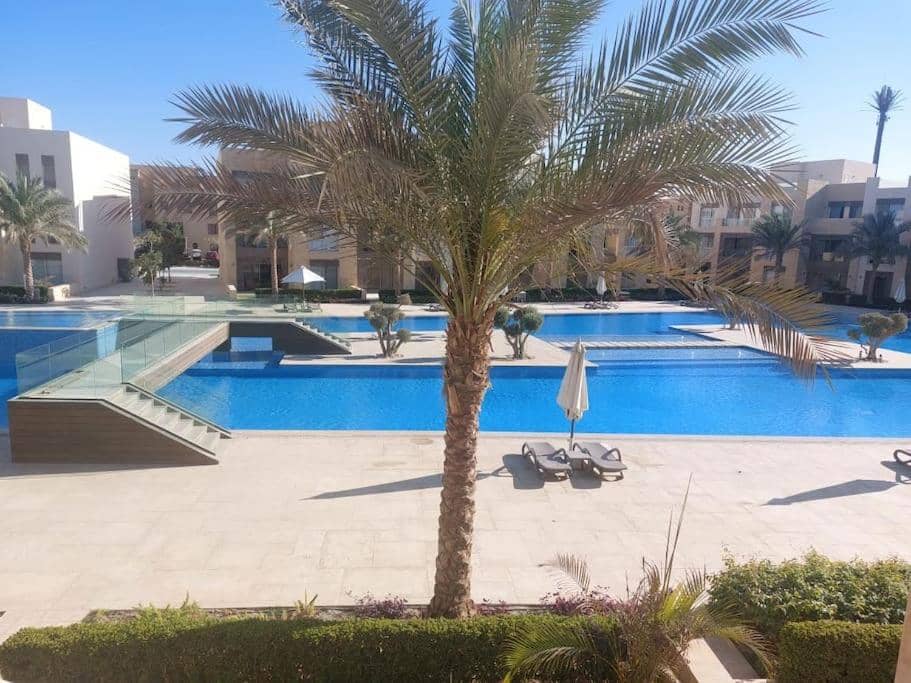 Mangroovy - 2BR La Blanca Pool View
