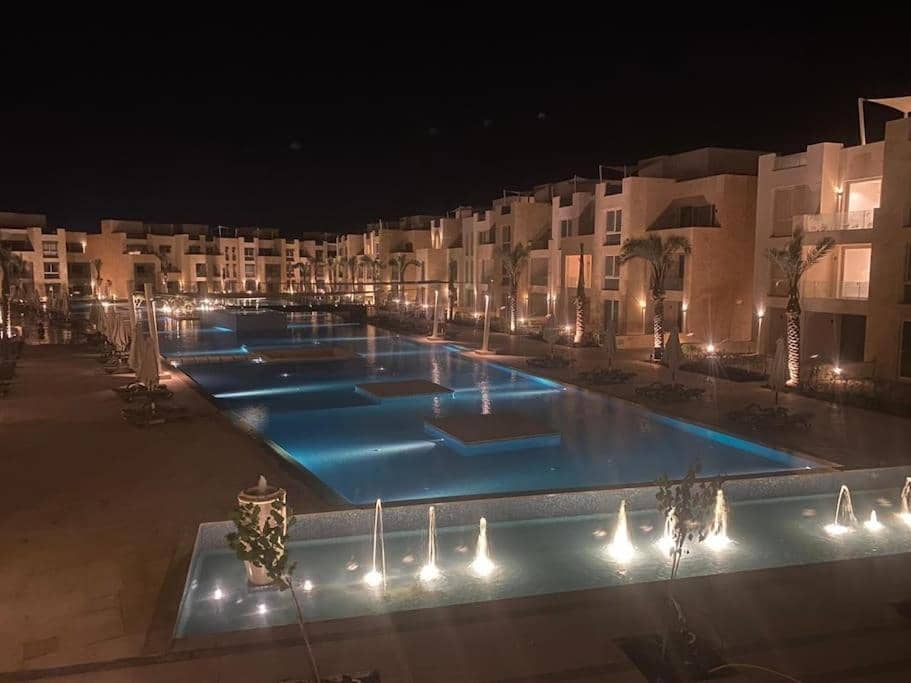 Mangroovy - 2BR La Blanca Pool View — 2
