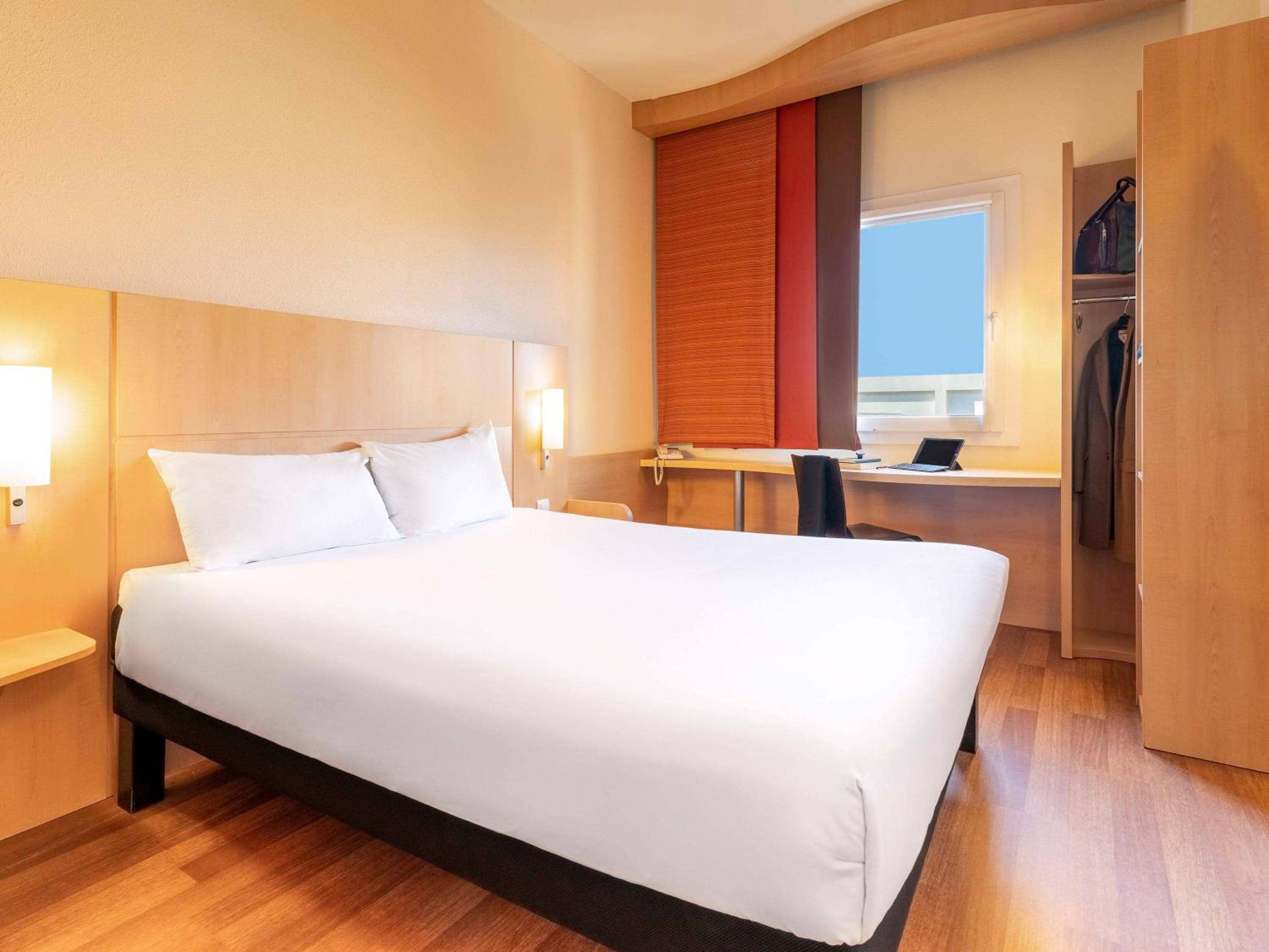 Ibis Madrid Calle Alcalá — 5