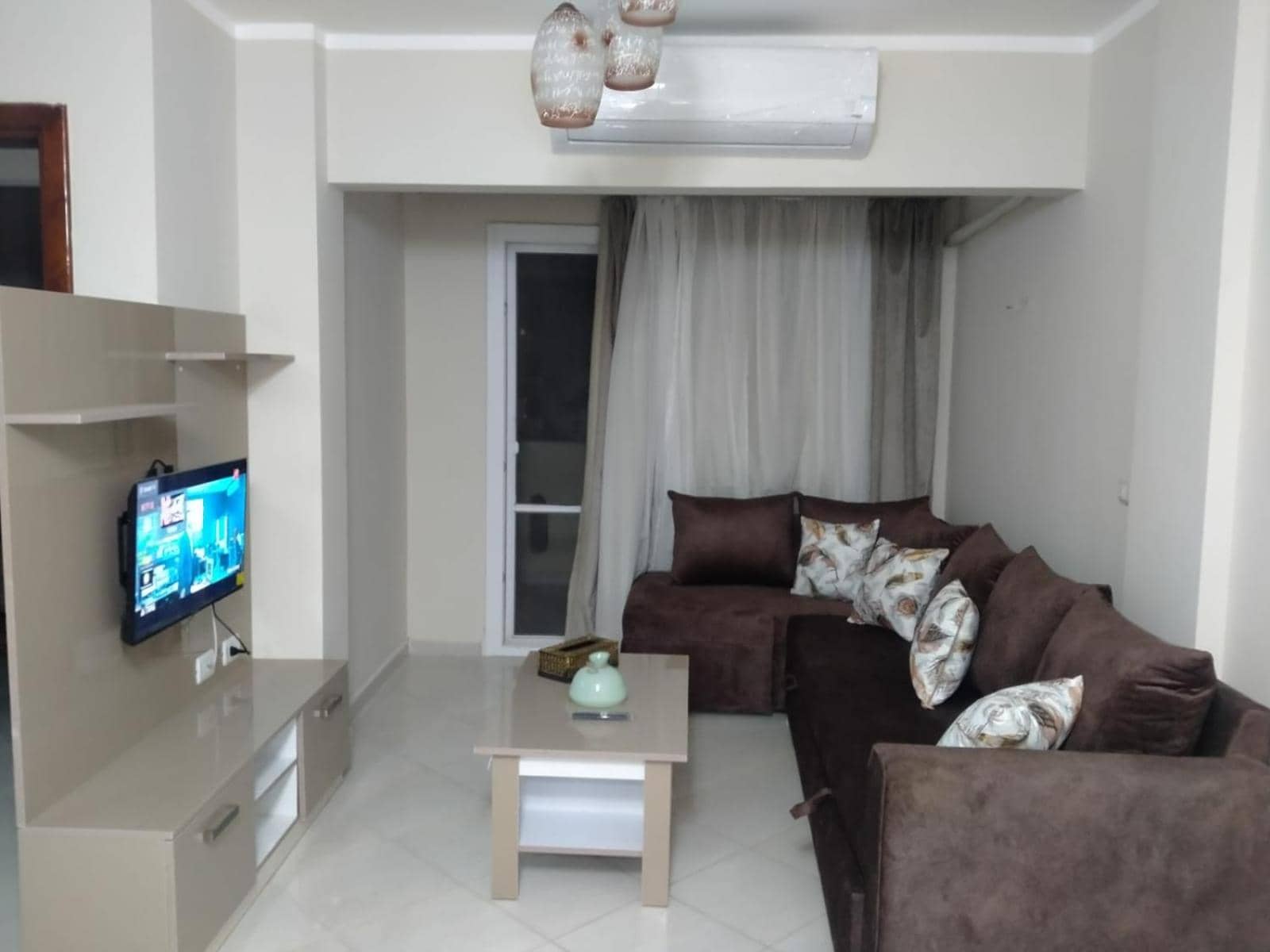 2 Bedroom Apartment with pool view — 5
