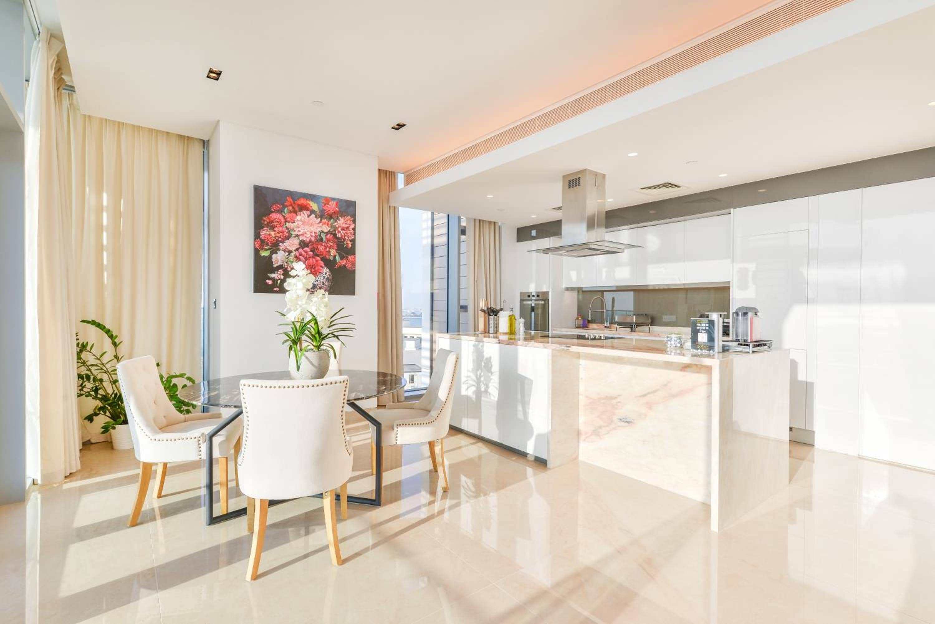 Posh 2 BR Oceanfront Apt in the Heart of Bluewaters Island — 2