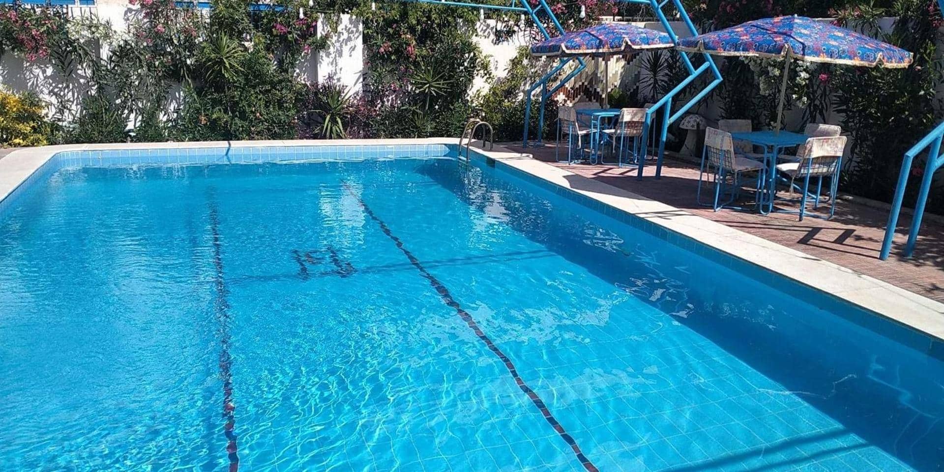 Blue Family Villa - Large Pool - Airco - Up to 10 Guests - 3 Min Walk to Beach — 3
