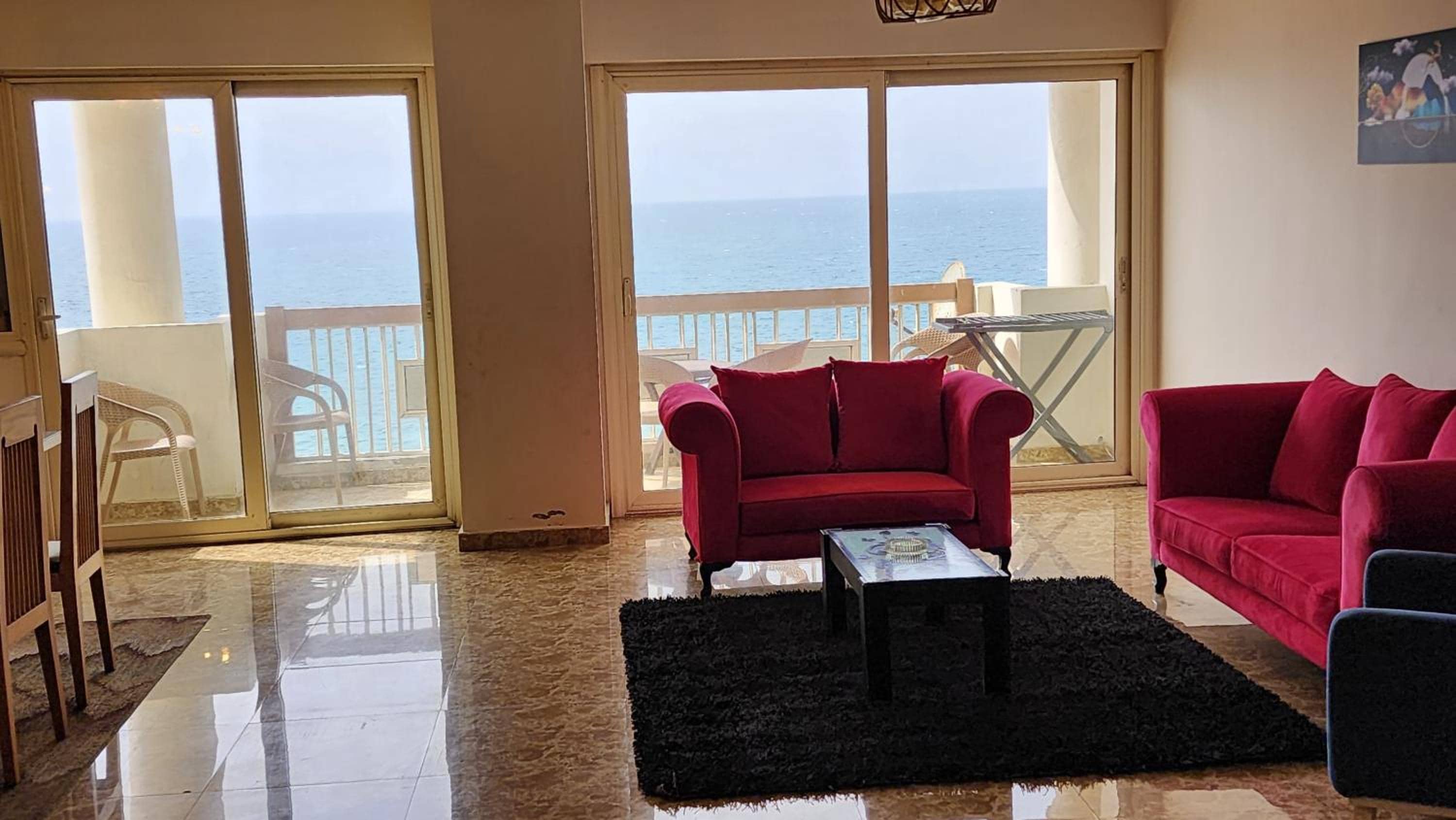 Midpoint Sea View - families only — 5