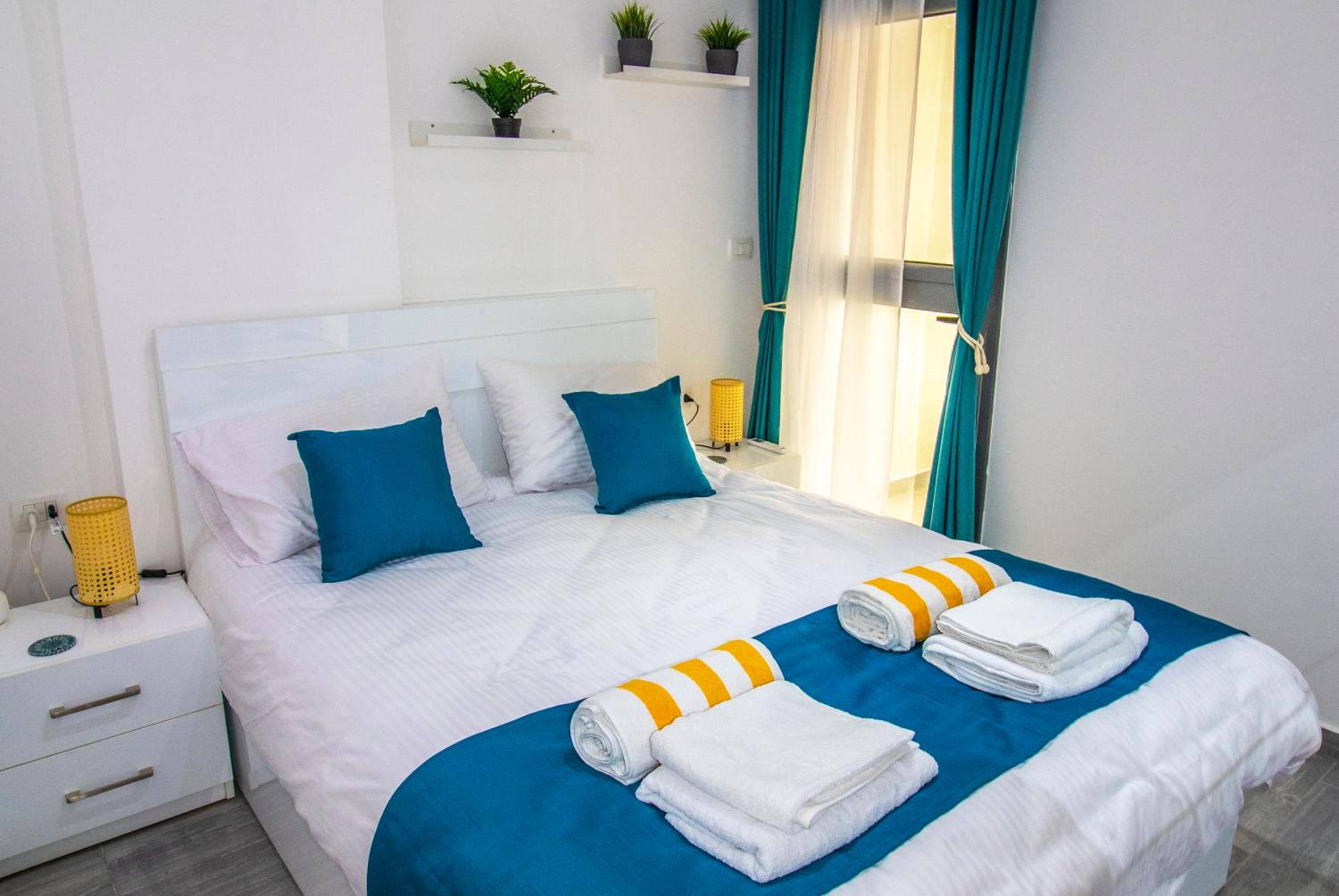 2 Bed Resort Apt-Sleeps 4-Balcony-Hotel Services — 3