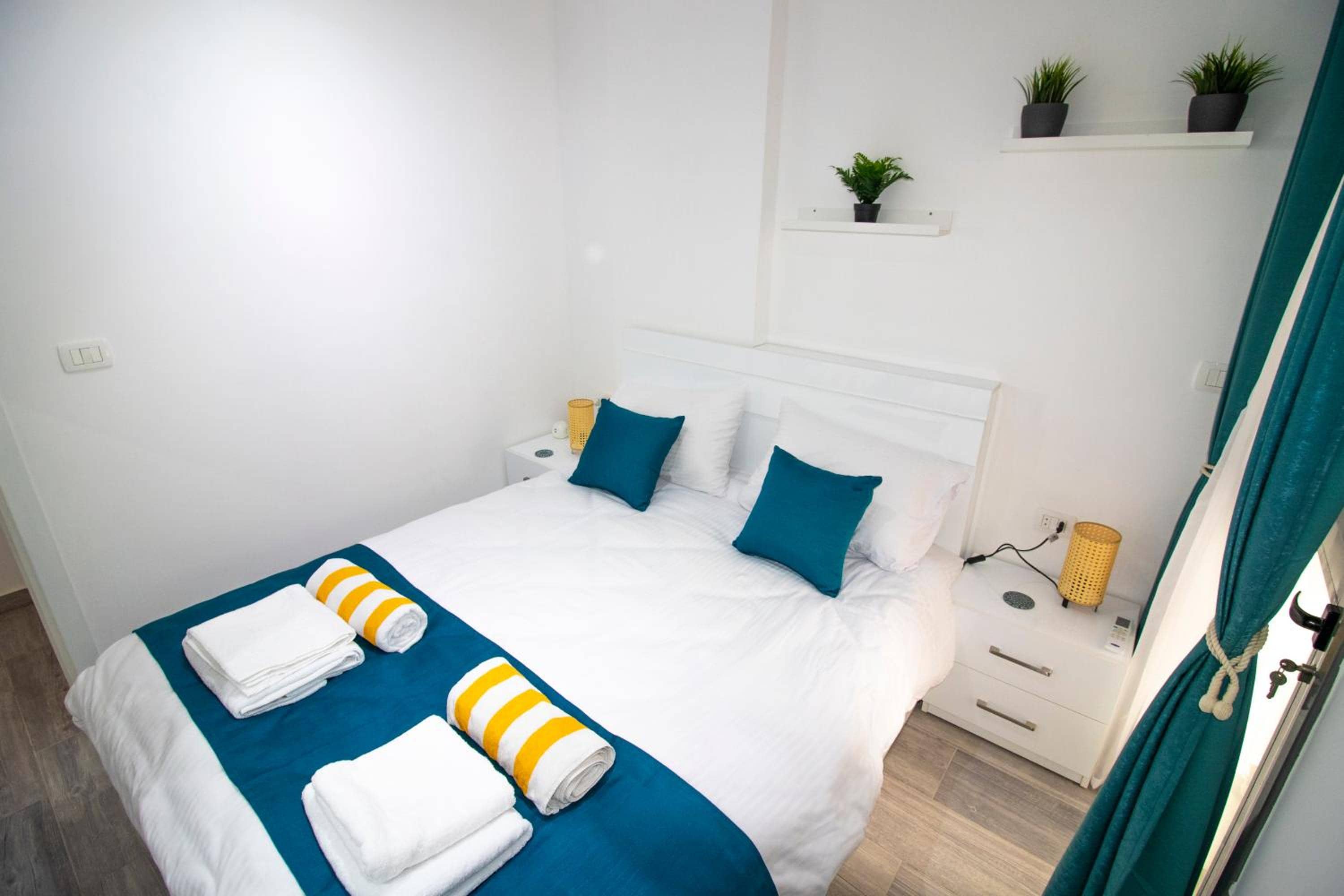 2 Bed Resort Apt-Sleeps 4-Balcony-Hotel Services — 2