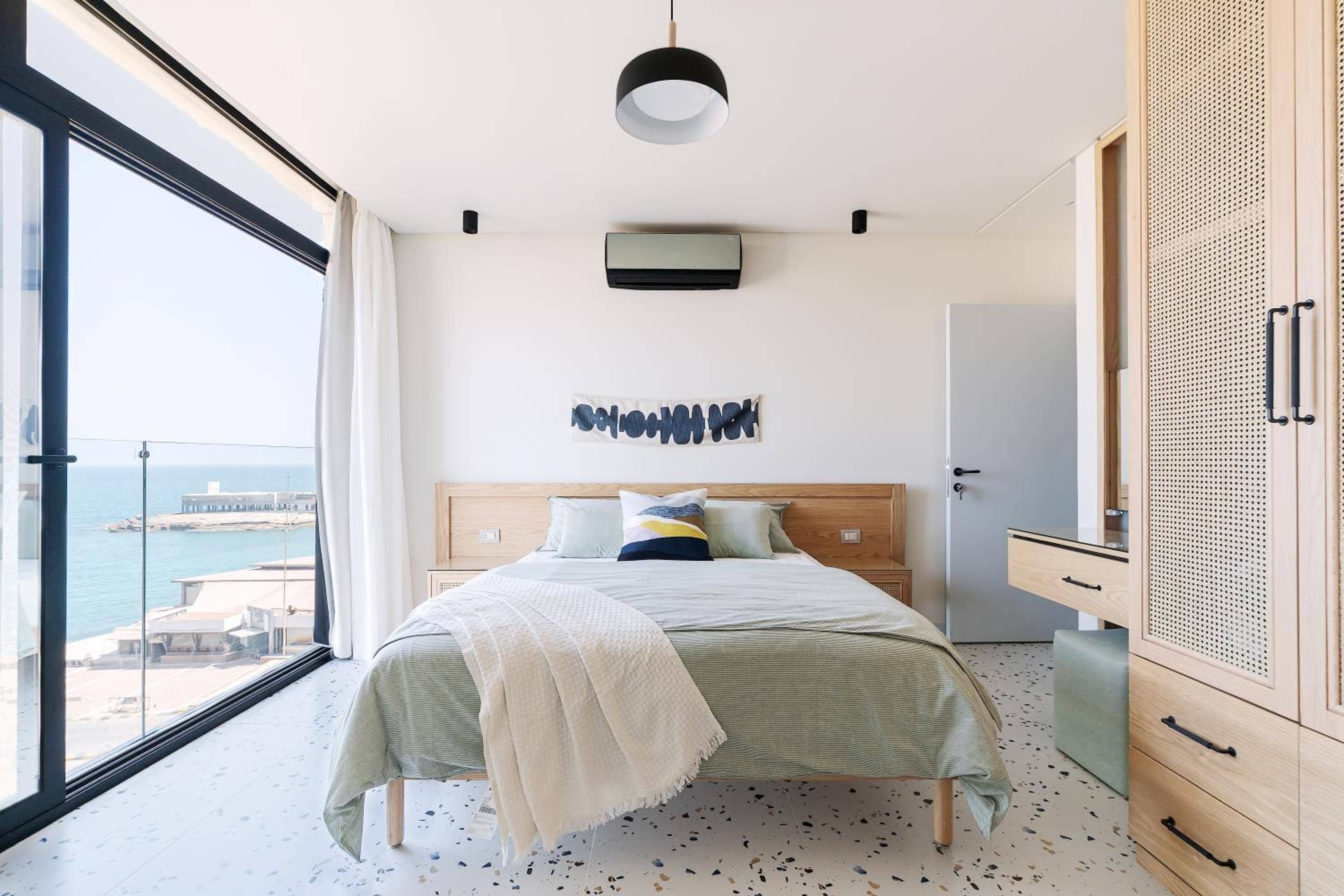 Nabeel Homes - Seaview Building - 3 Units in Gleem — 4