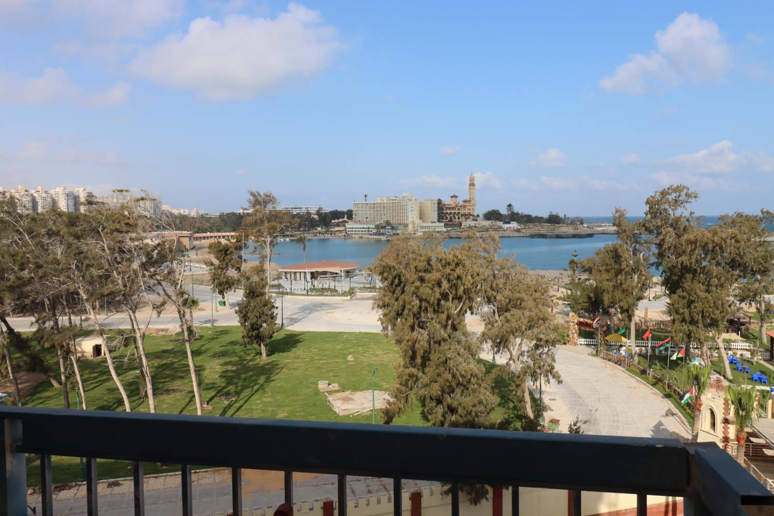 Beach Luxury Mamoura Private Beach — 5