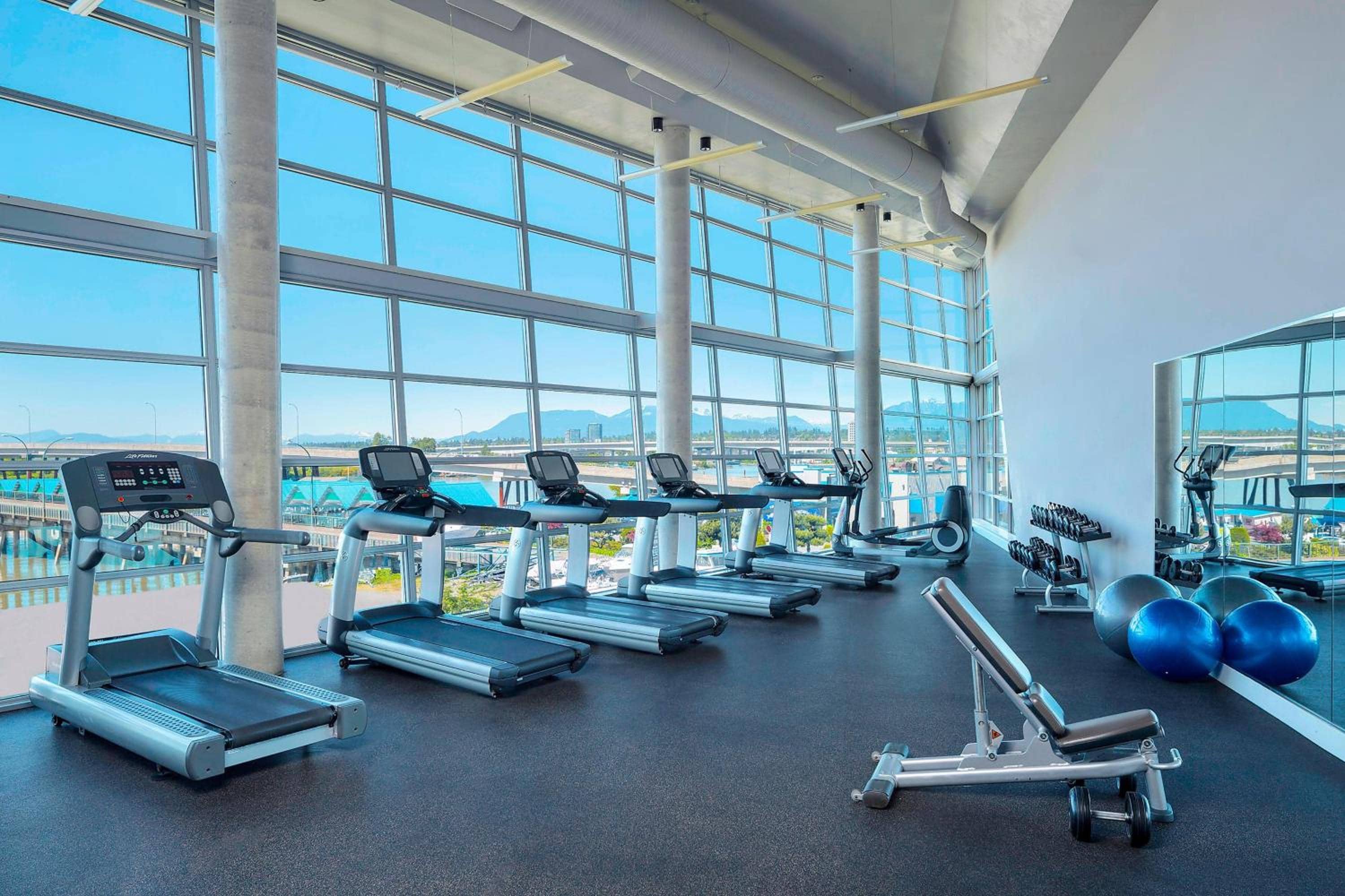 The Westin Wall Centre, Vancouver Airport — 3