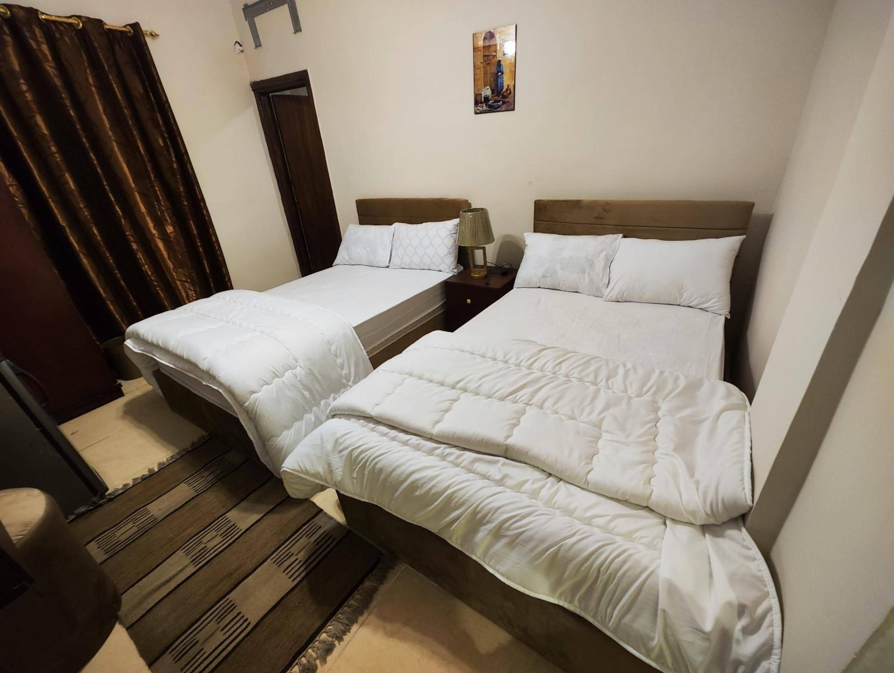 King hur pyramids inn — 5