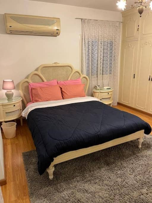 Lovely furnished 2-bedroom apartment with balcony — 5