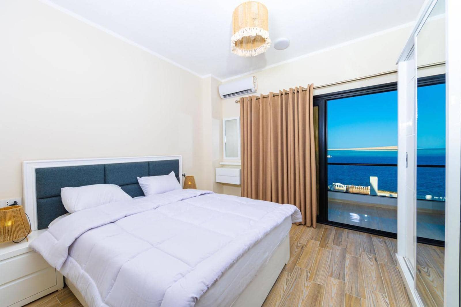 BLUE ViEW SUiTES — 4