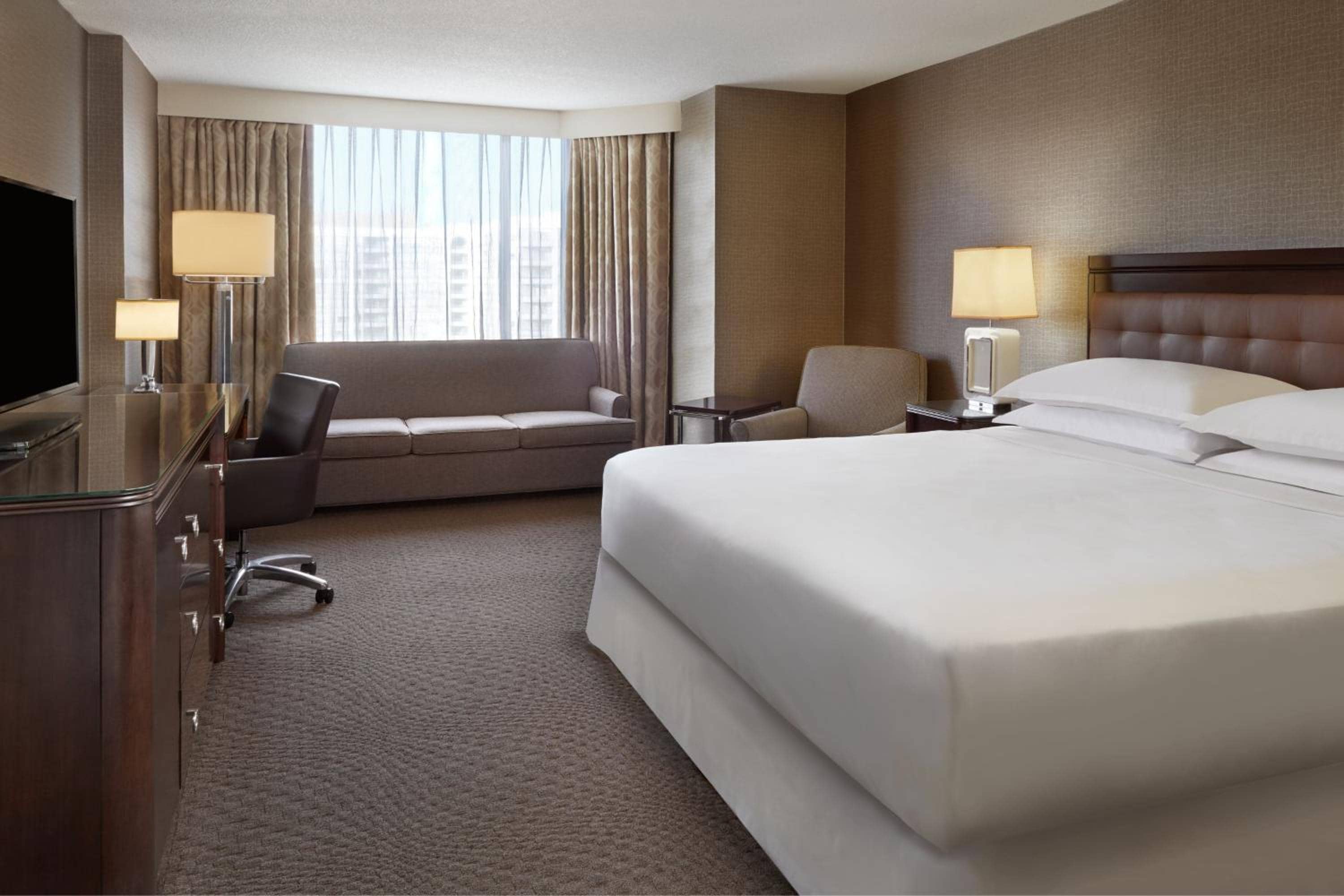 Sheraton Parkway Toronto North Hotel & Suites — 4