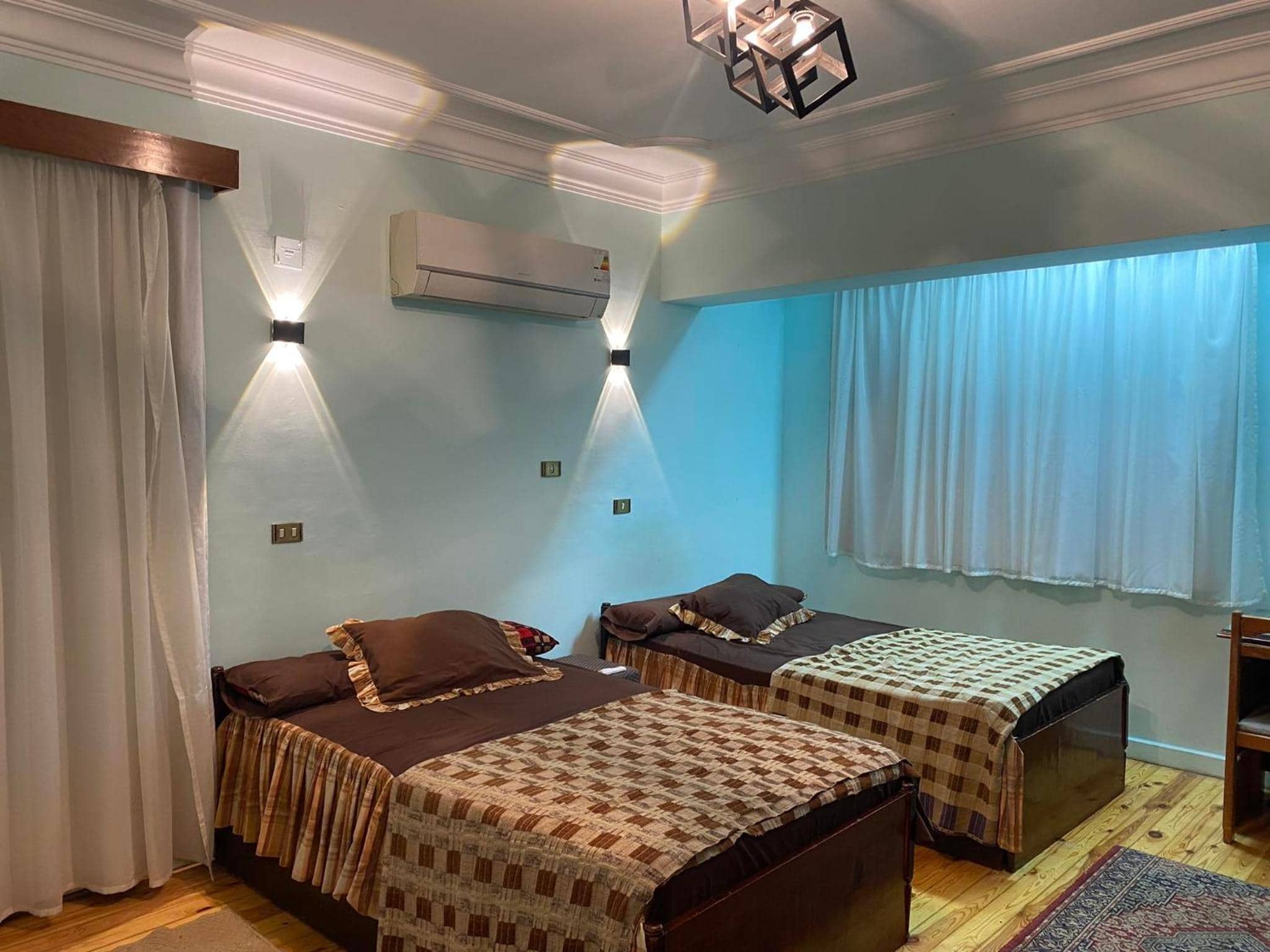 Luxurious, fully furnished and well-equipped apartment with modern amenities, stunning views, and convenient location for remote work or studying from home — 5