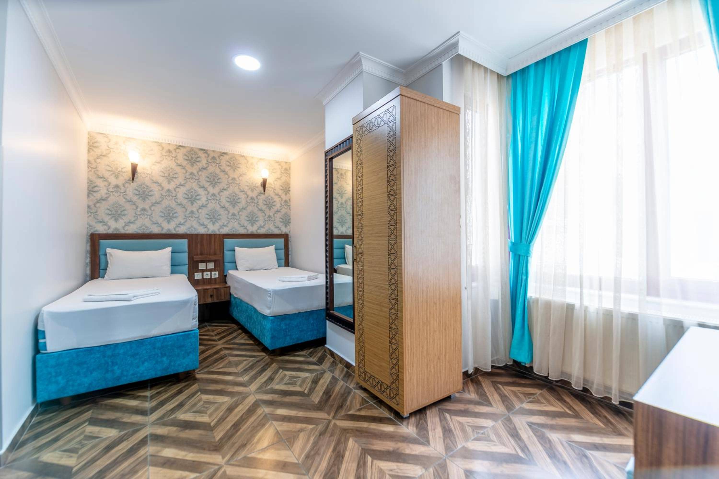 HOTEL ÜMİT YENİKAPI — 5