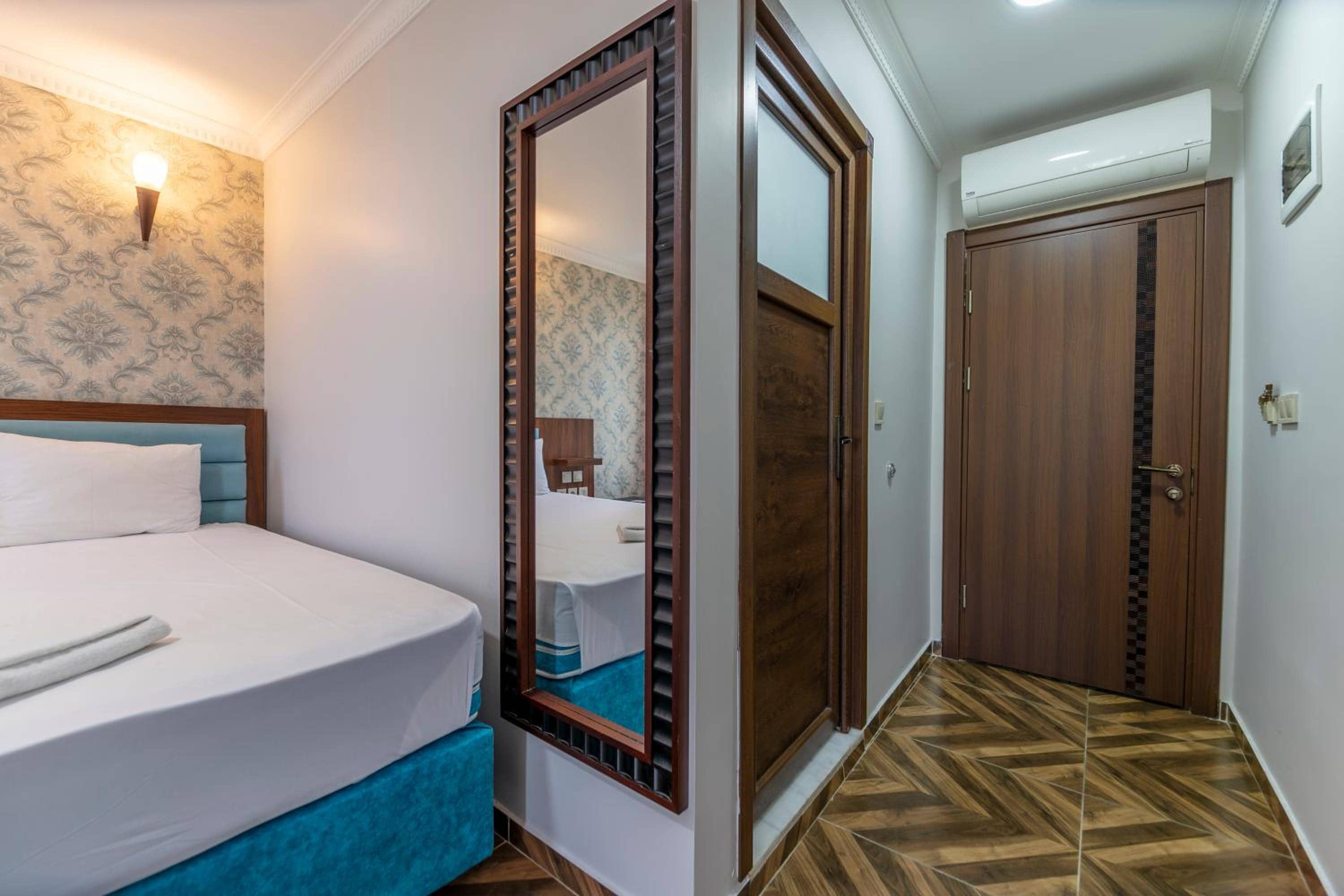 HOTEL ÜMİT YENİKAPI — 4