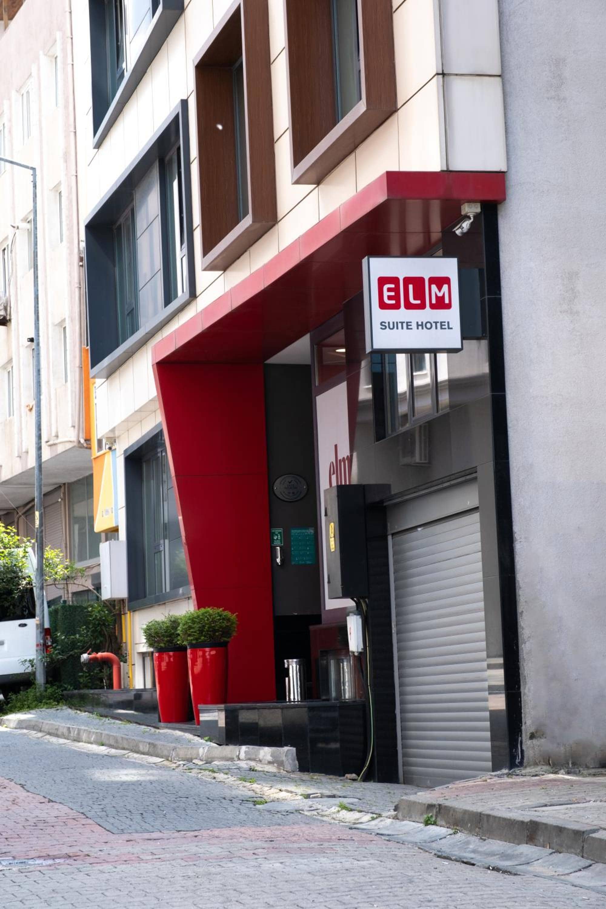 Elm Suite Hotel — 2