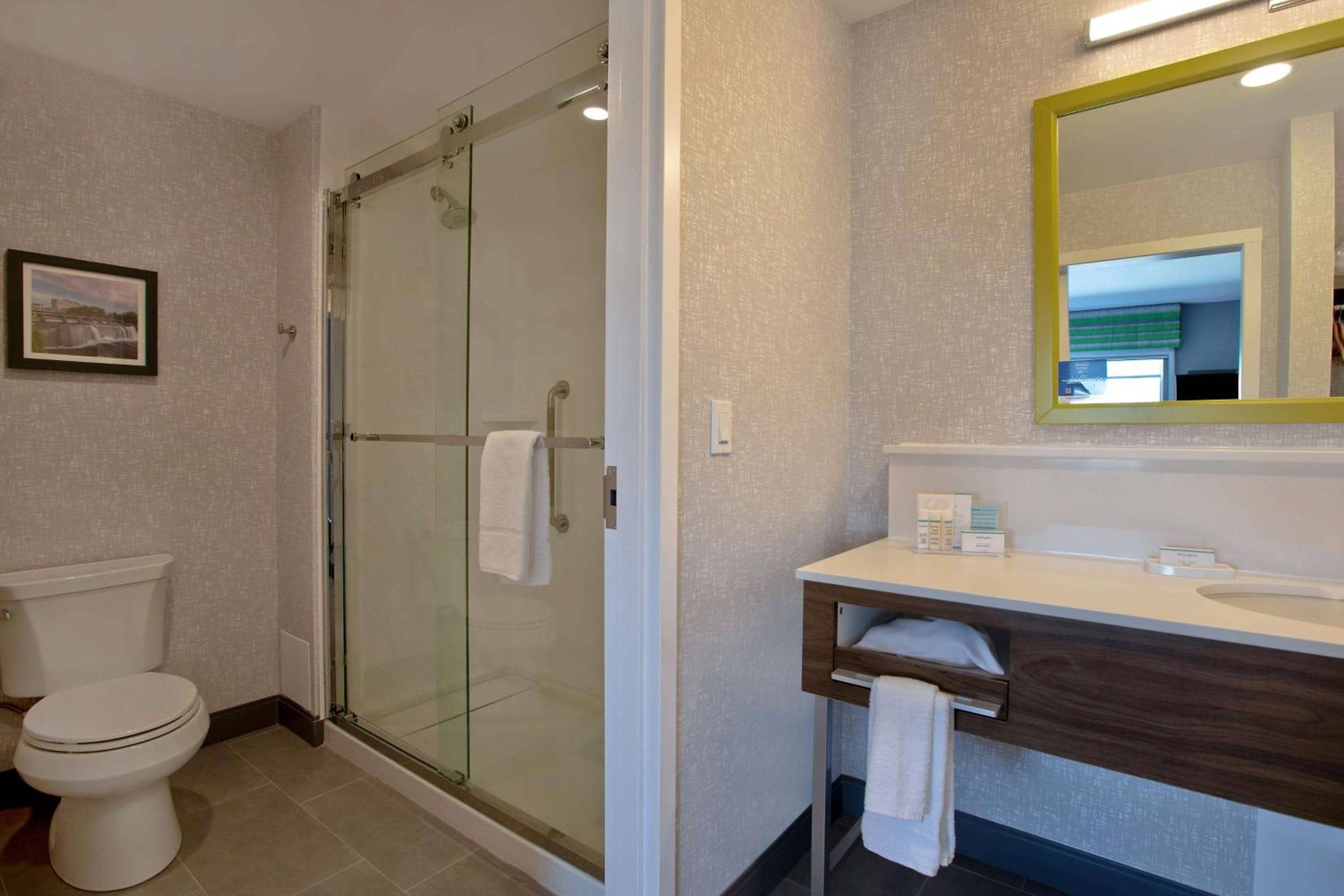 Hampton Inn & Suites Ottawa West, Ontario, Canada — 2