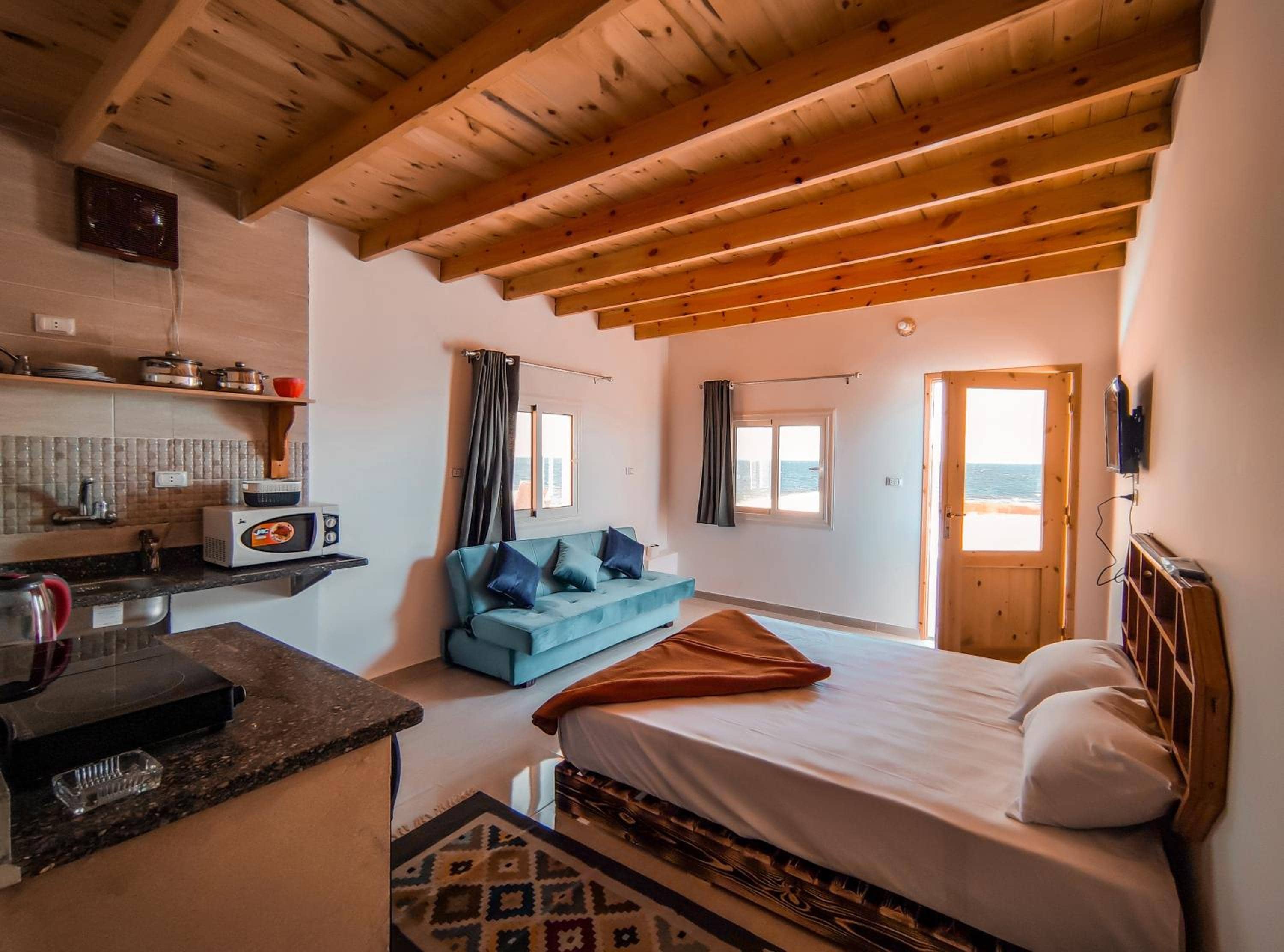 Zarnouk beach house studio — 3