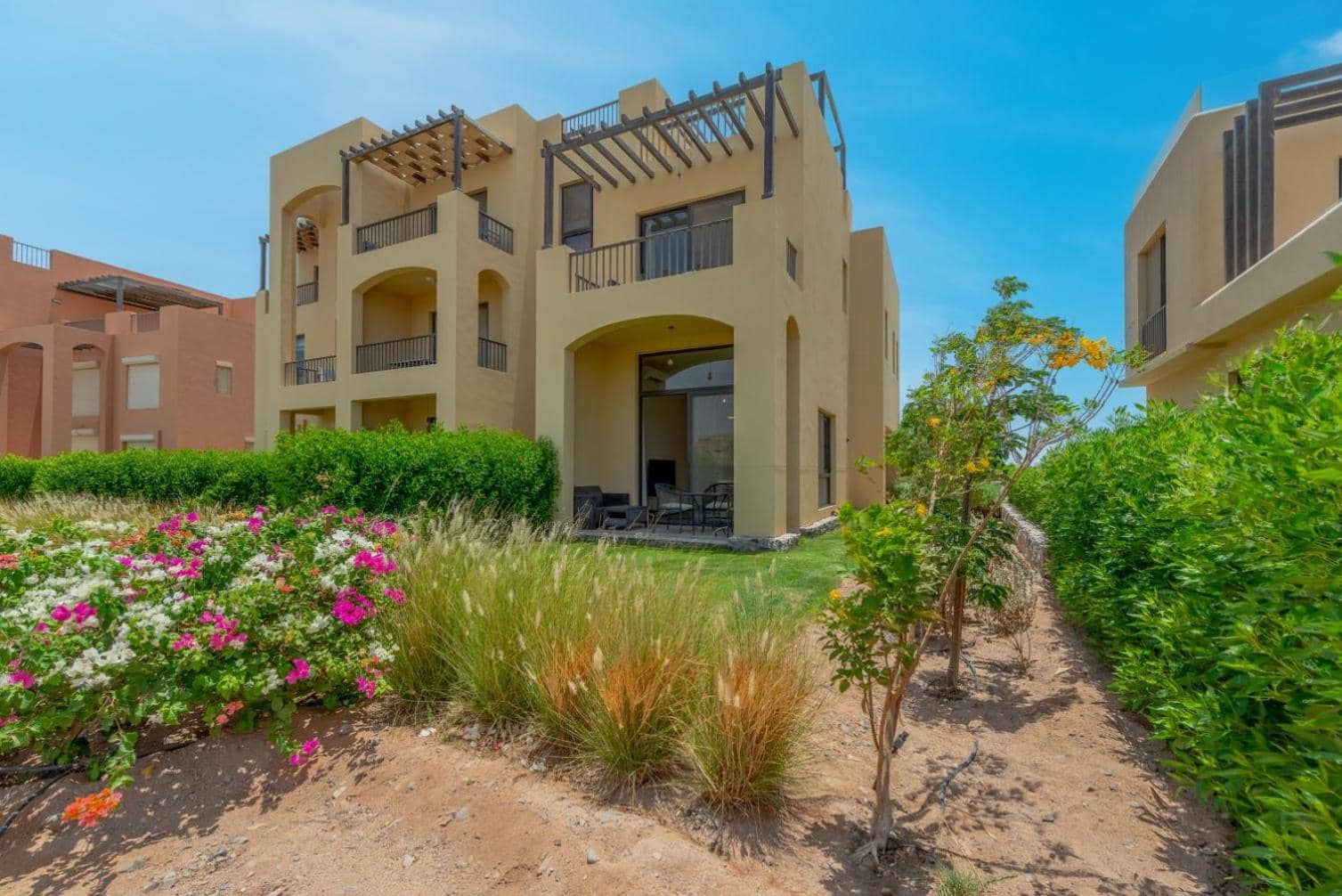 NEW! 2BR Duplex in Tawila, Gouna Private Jacuzzi, Garden, Lagoon & Pool — 2