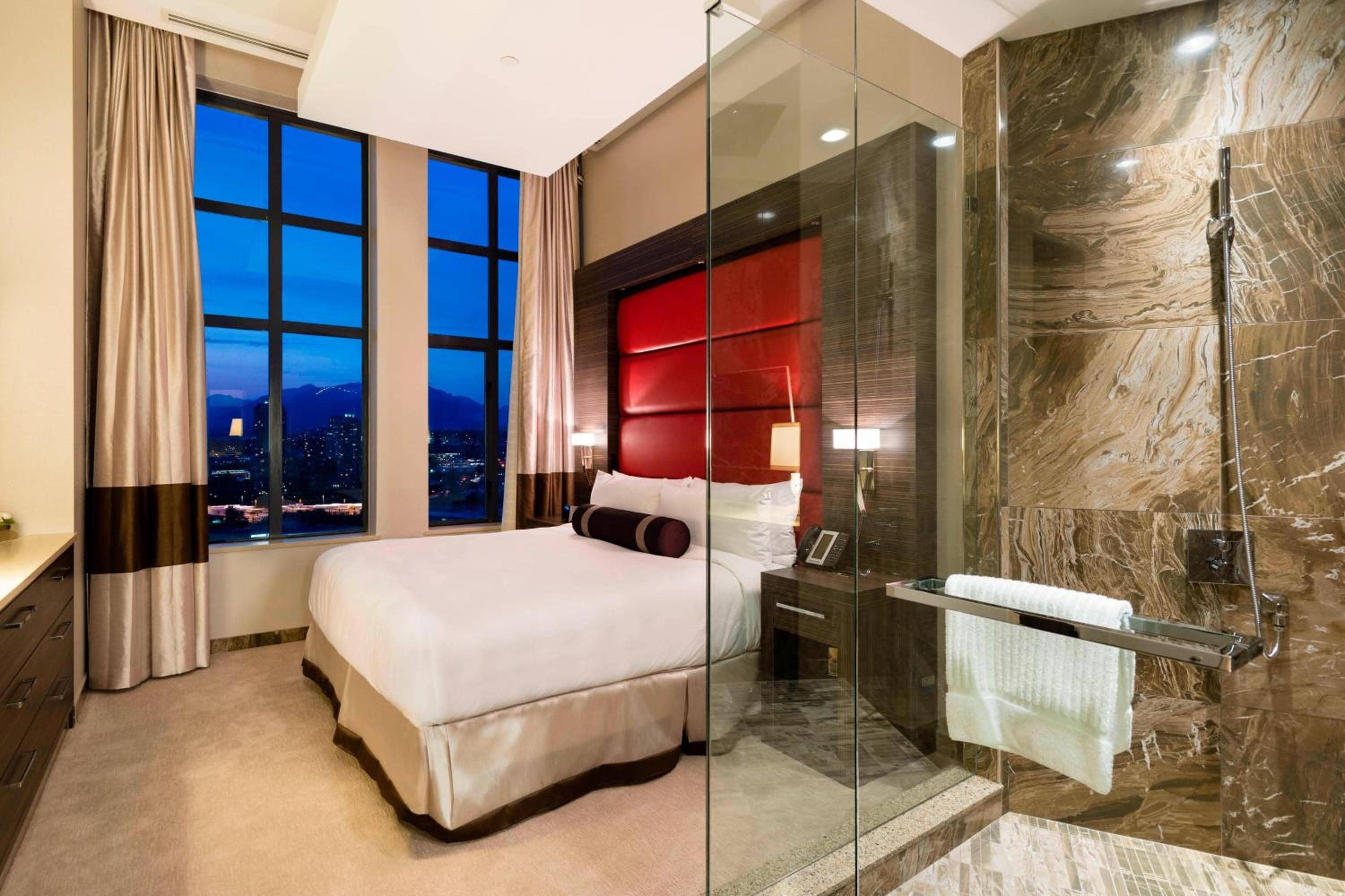 Delta Hotels by Marriott Burnaby Conference Centre — 2