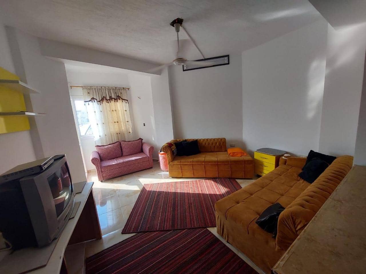 Cozy chalet ‘Studio one Bedroom - Big living Room ‘ private Garden — 3