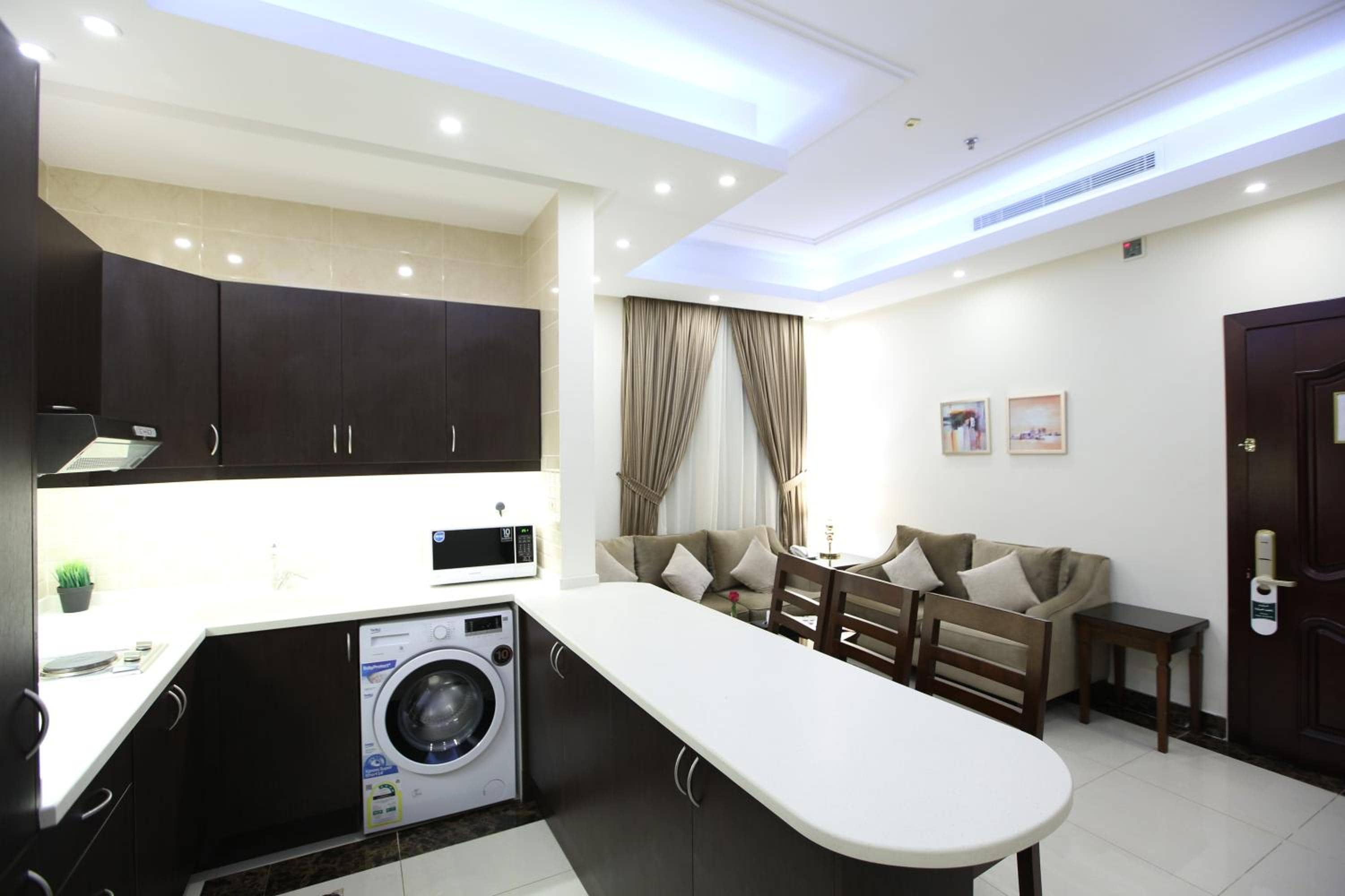 Sun Park Hotel Suites — 2
