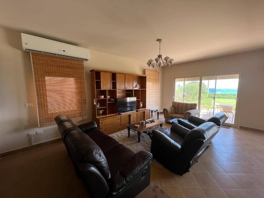 First Row Sea Front Villa La Vista Topaz--Families Only — 2
