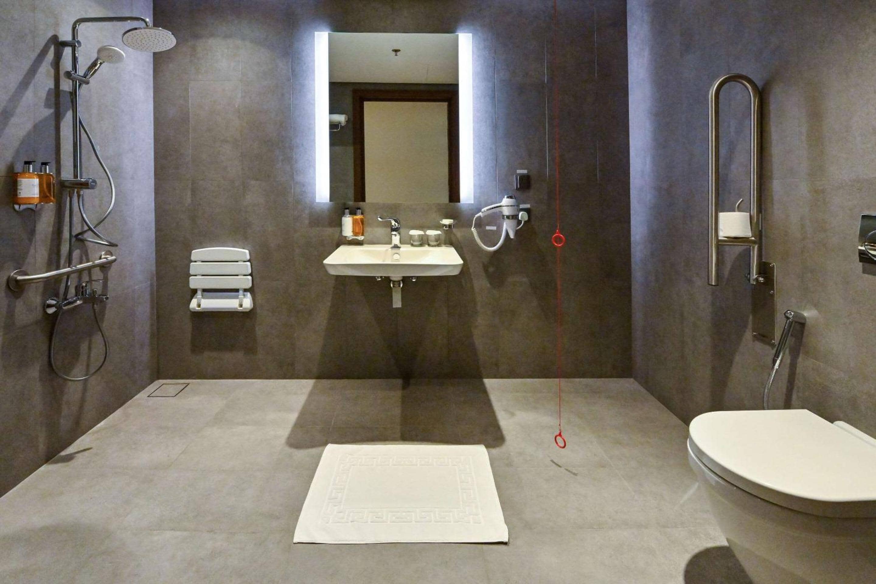 Comfort Hotel Jeddah King Road — 3