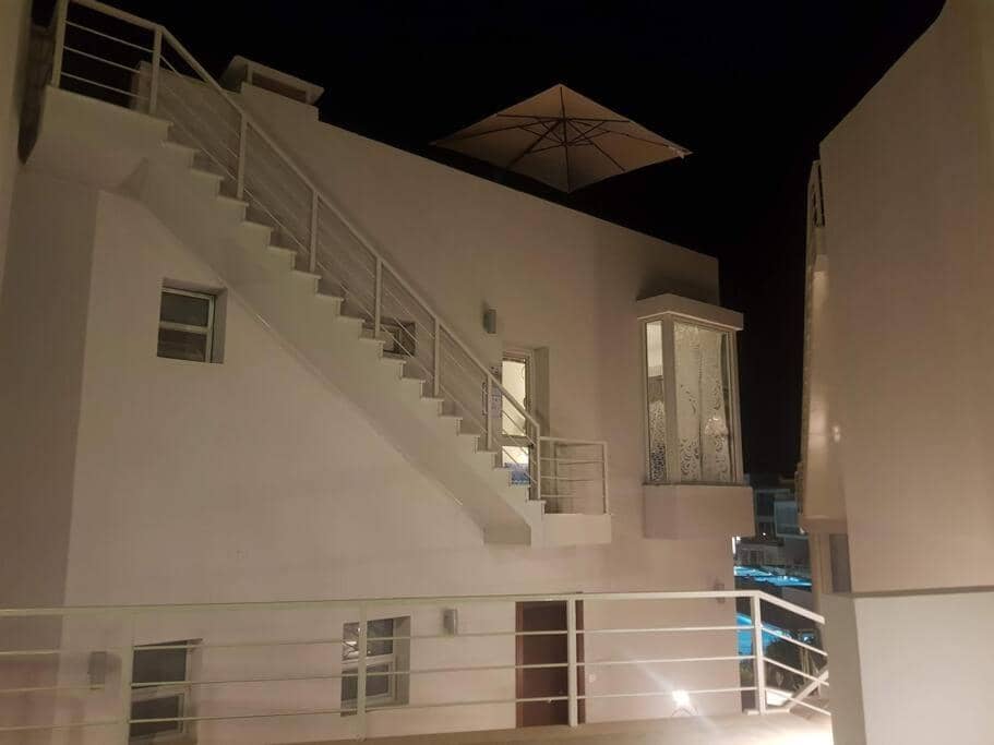 Gouna Pool view with rooftop living & BBQ grill — 2