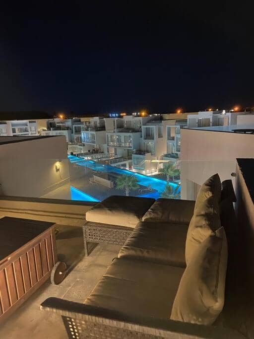 Gouna Pool view with rooftop living & BBQ grill — 4