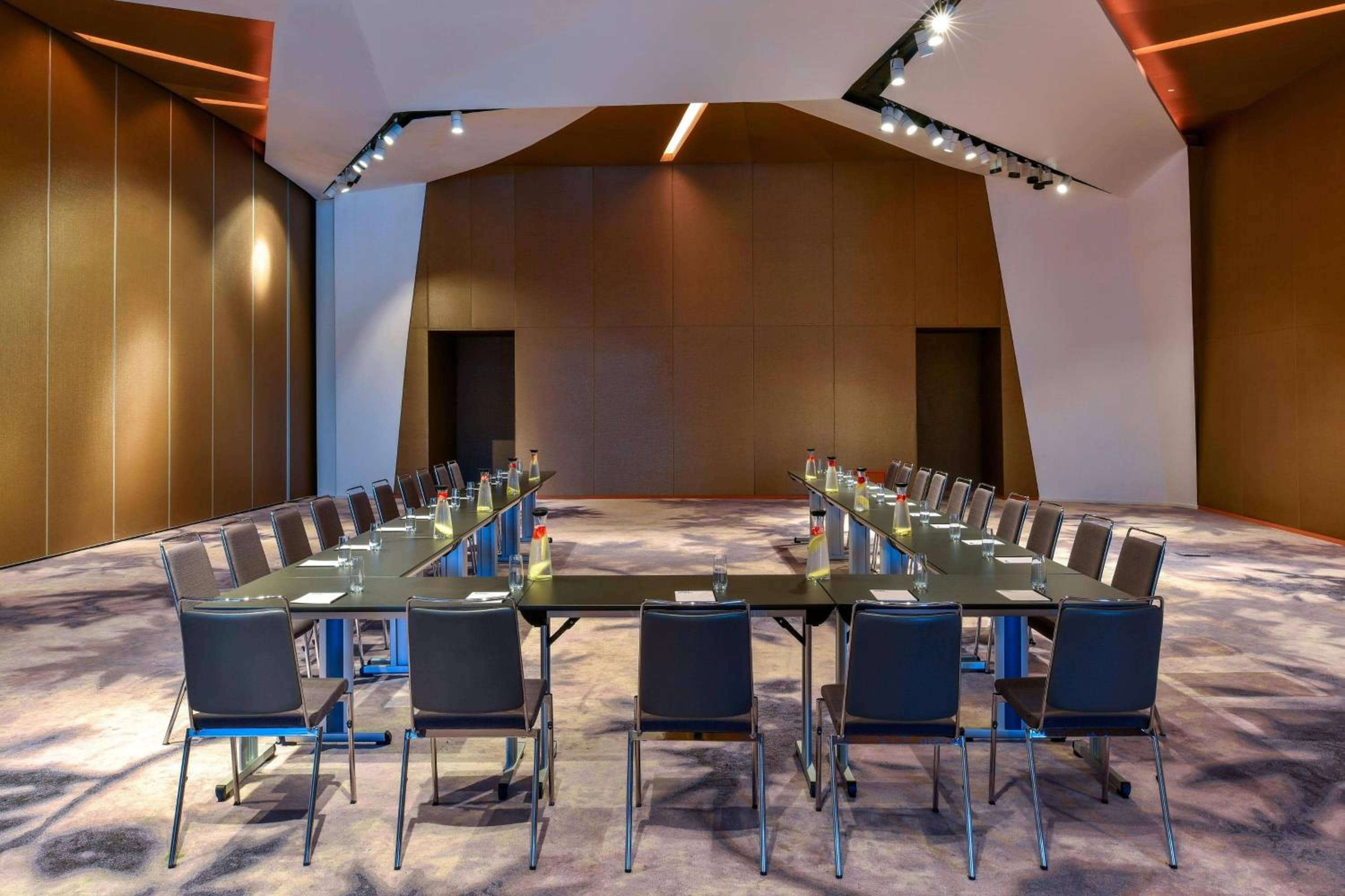 W Amman Hotel — 3