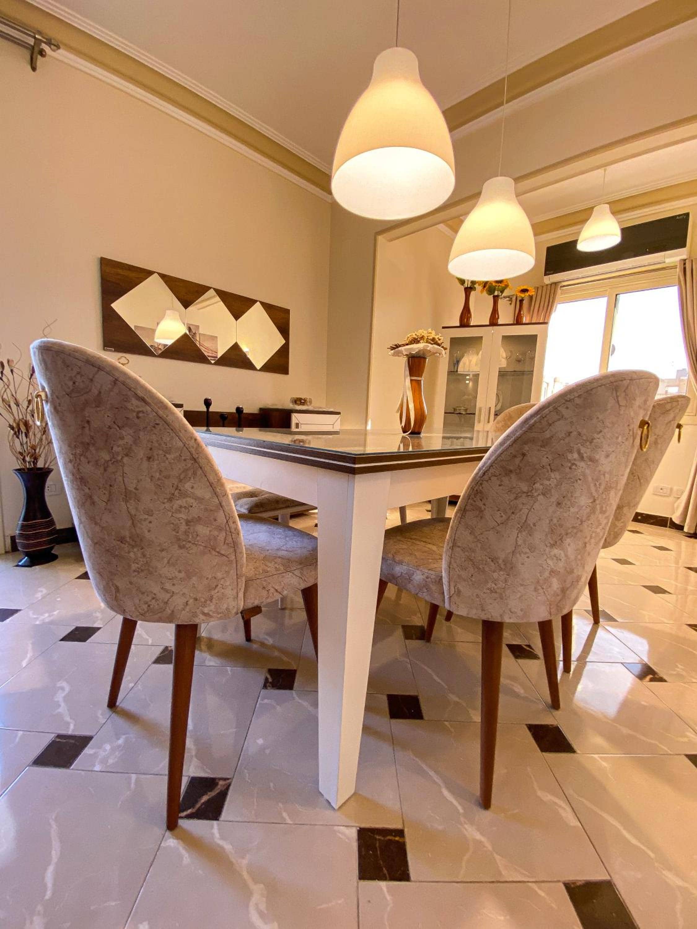 3BD Apartment in a family house with garden view — 4