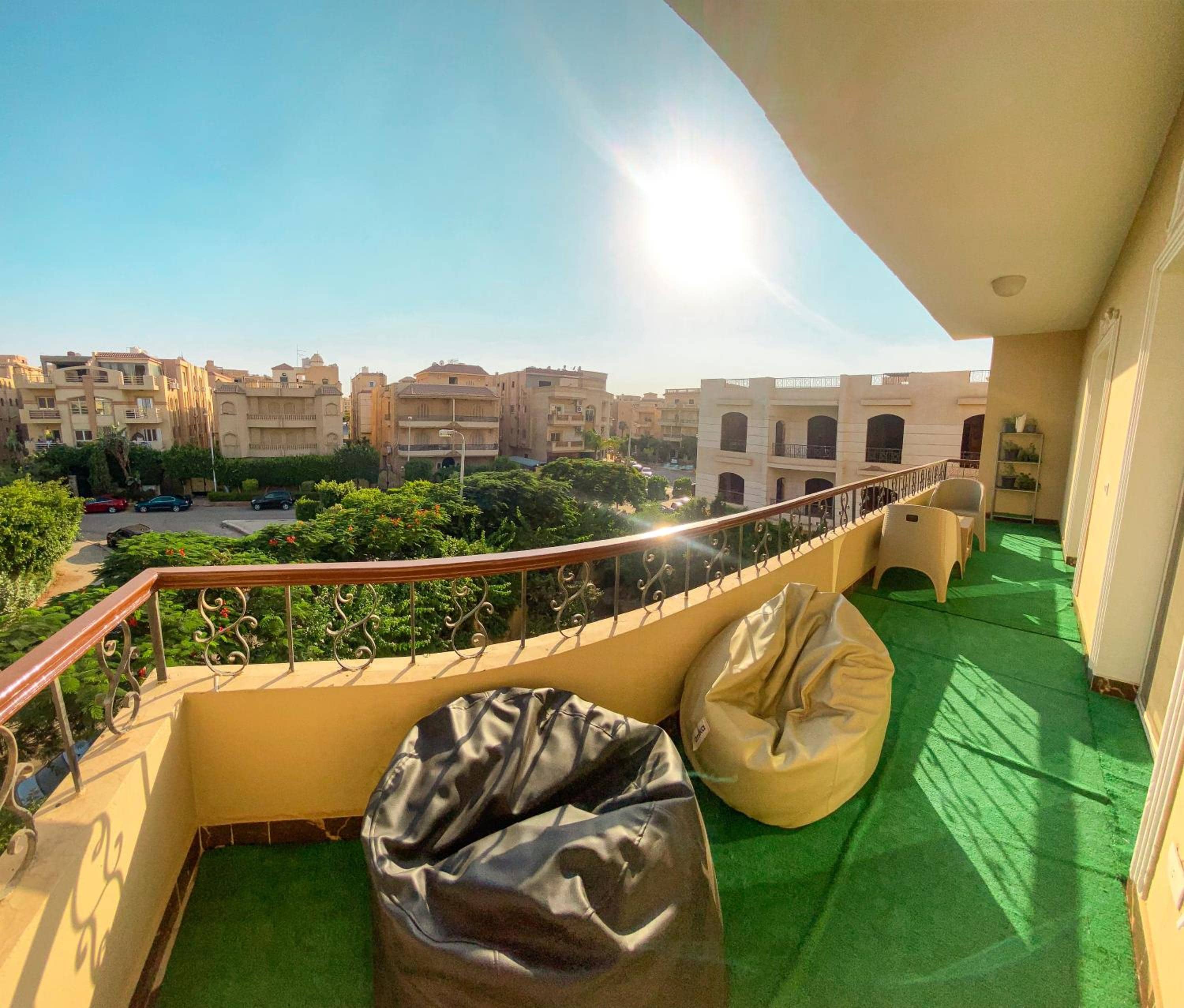 3BD Apartment in a family house with garden view — 2